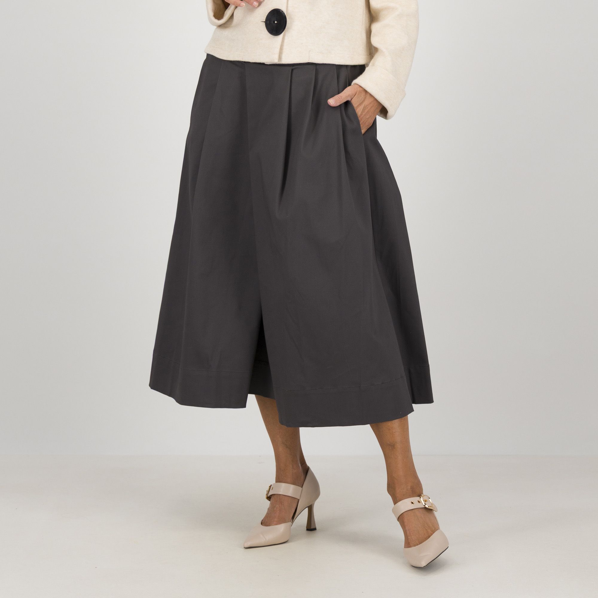 M’ama
Gonna midi a tulipano
in twill di cotone
con vita elasticata