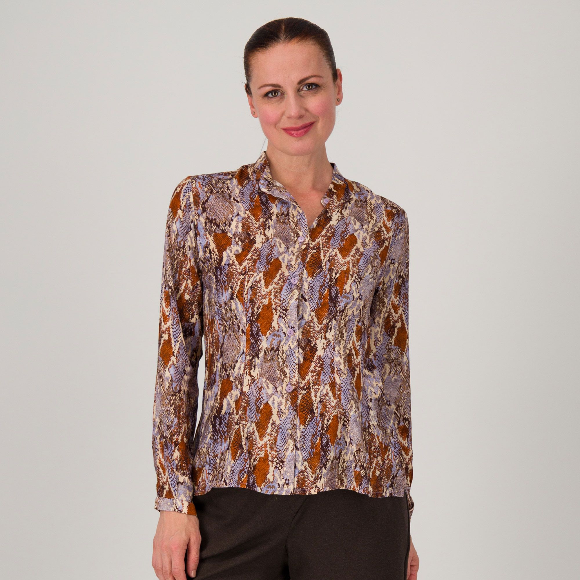 M’ama
Camicia di viscosa
stampato con collo
alla coreana