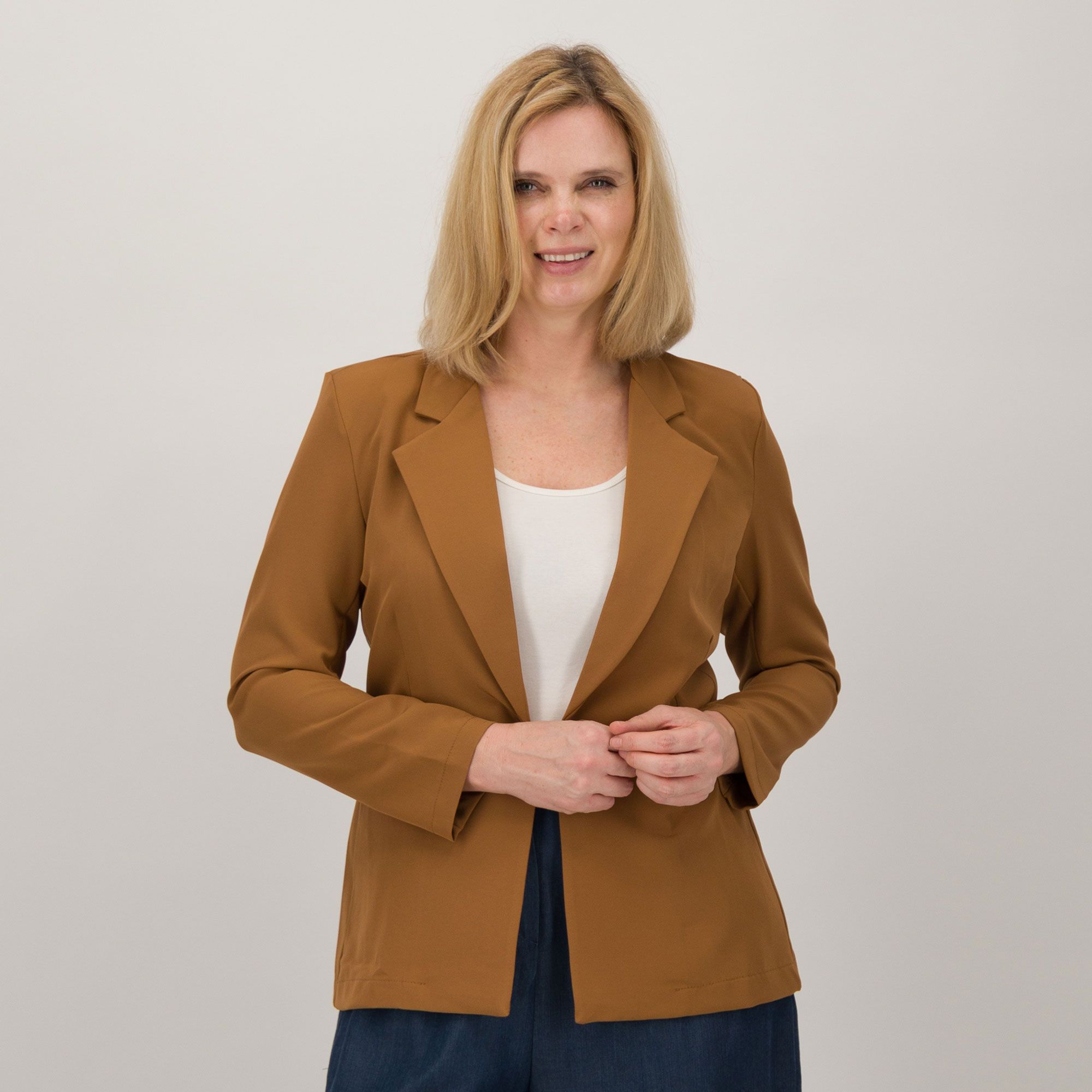 Mood Atelier
Giacca blazer
in tessuto tecnico