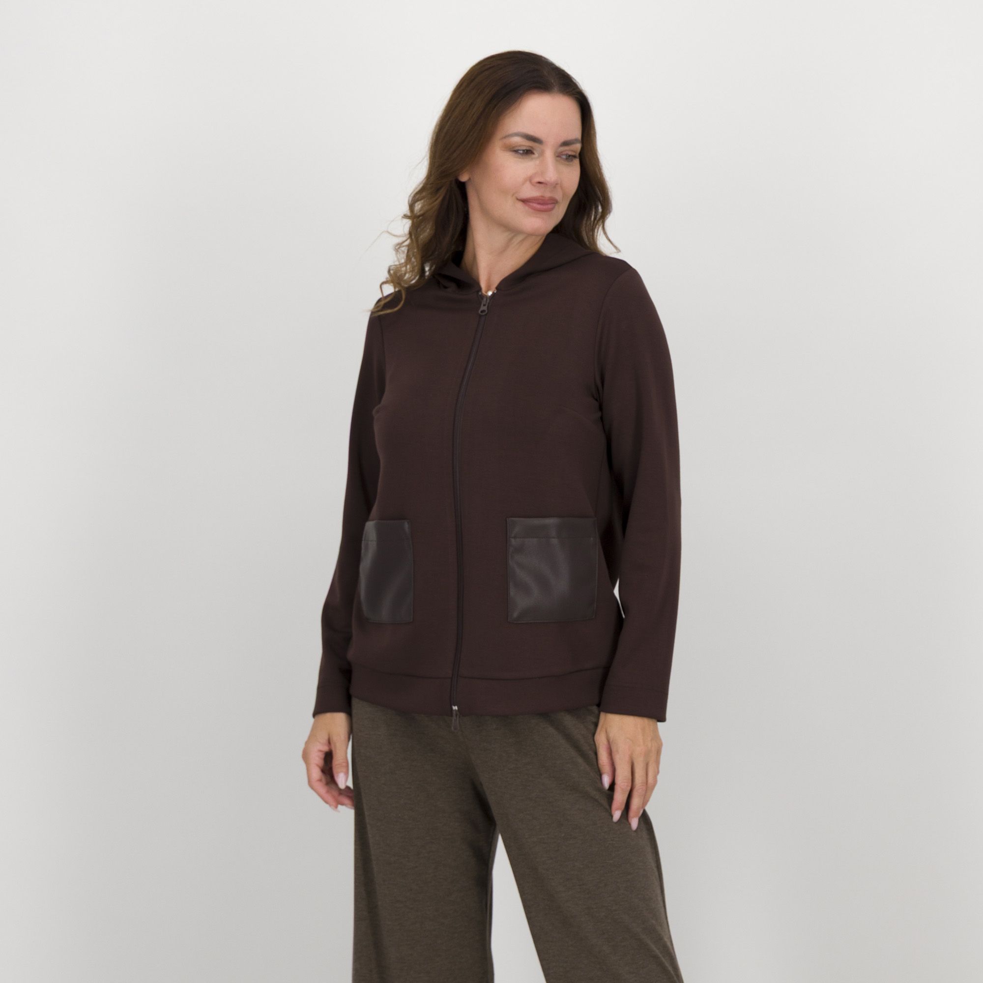 Caterina Lancini
Felpa in tessuto
scuba soft touch
con cappuccio
e tasche