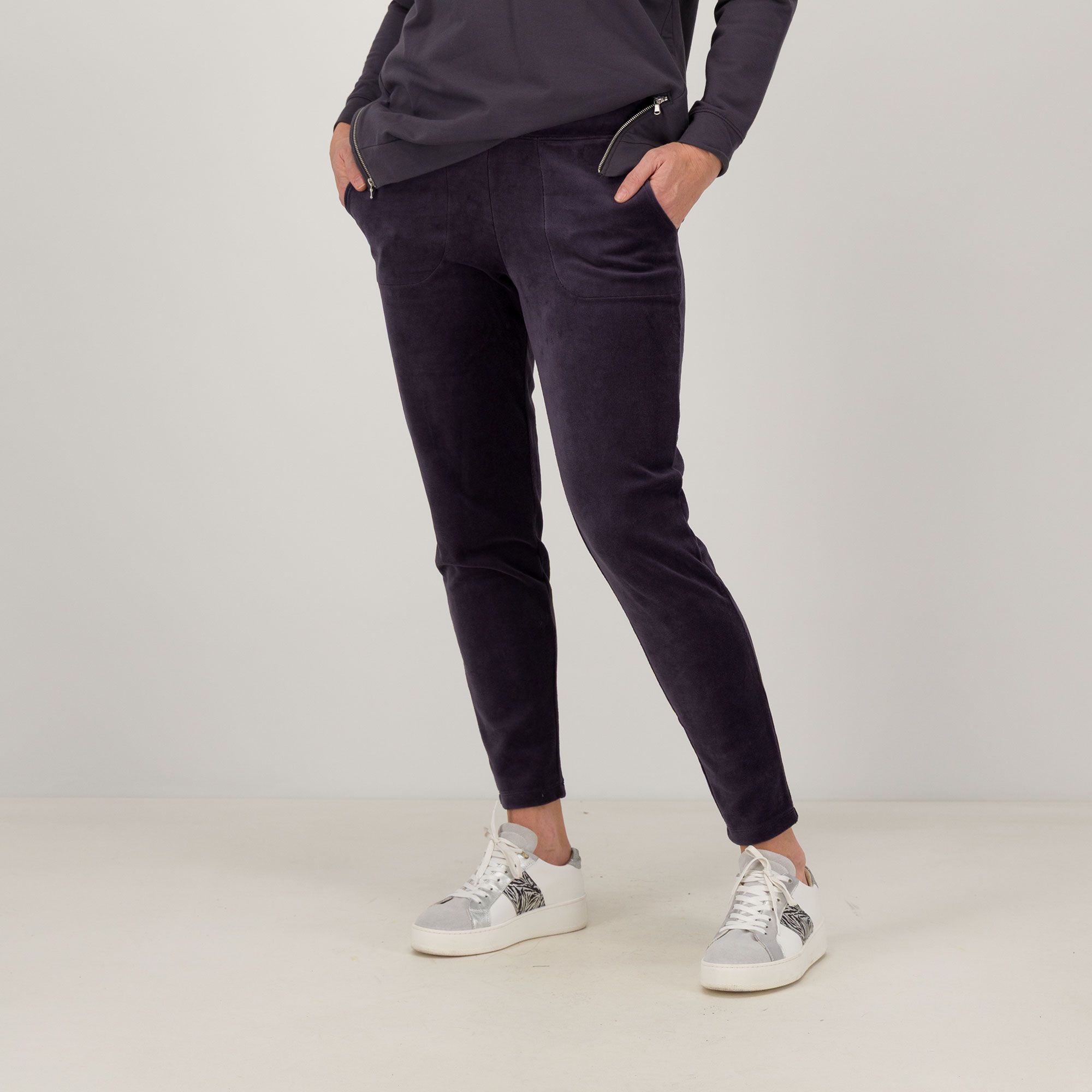 Denim & Co.
Pantaloni
in ciniglia
con elastico