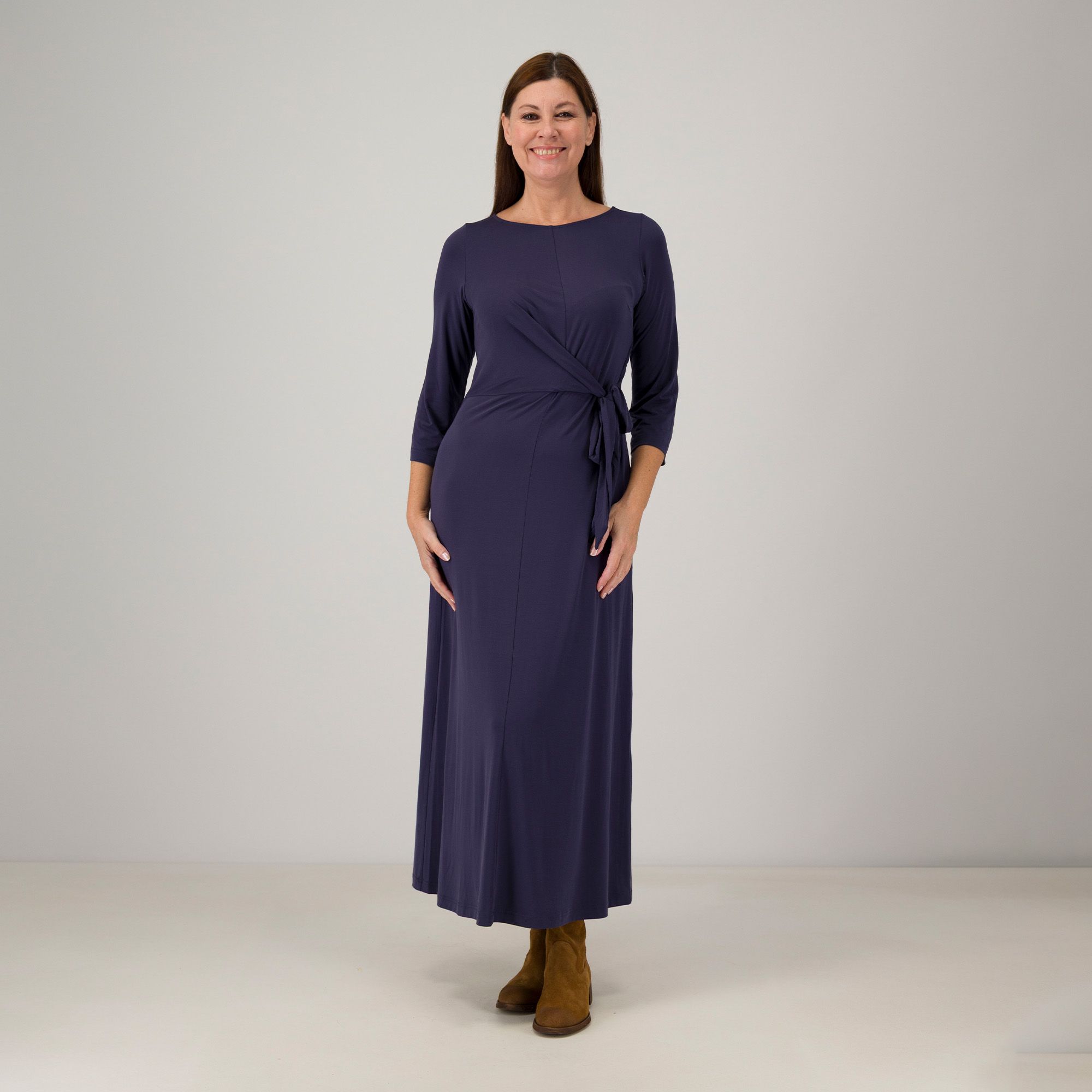 M’ama
Abito lungo
in jersey
con nodo