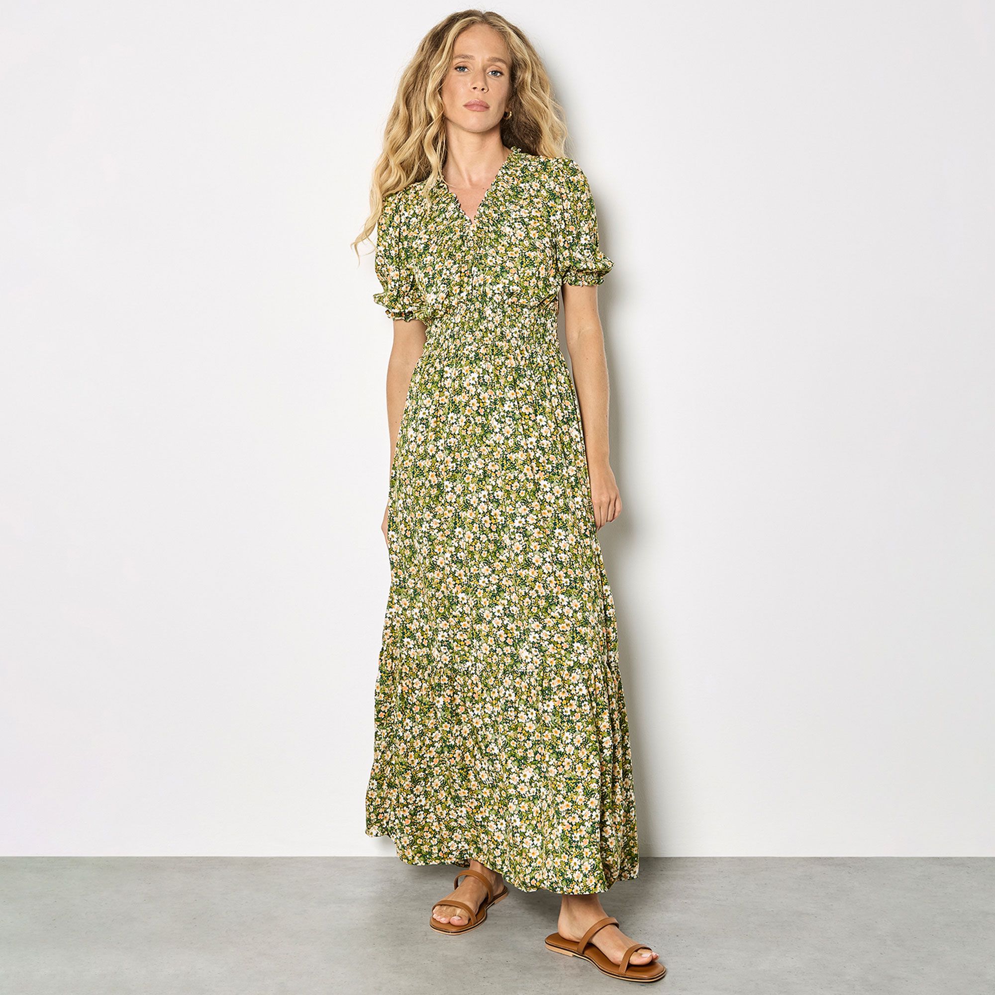 Apricot
Abito lungo
a maniche corte