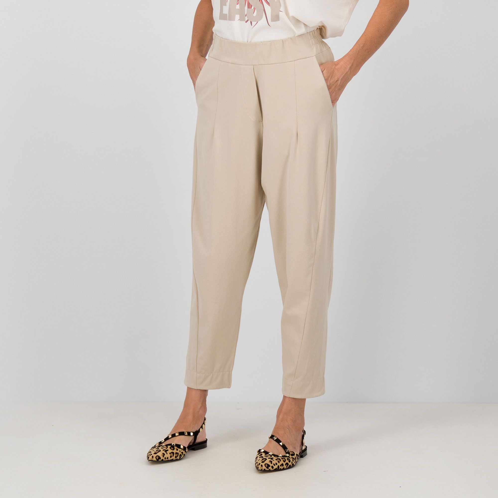 Lucrezia Sciortino
Pantaloni balloon in
cotone con elastico