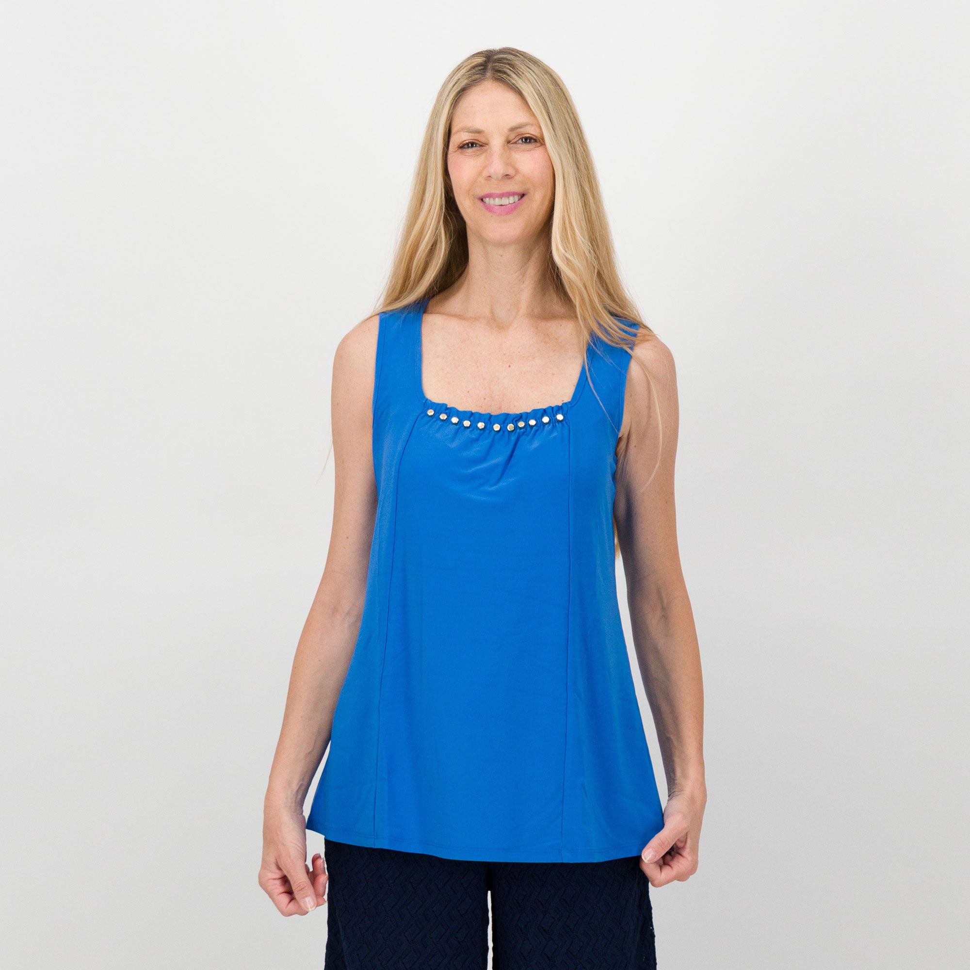 Nina Leonard Top smanicato con borchiette metalliche