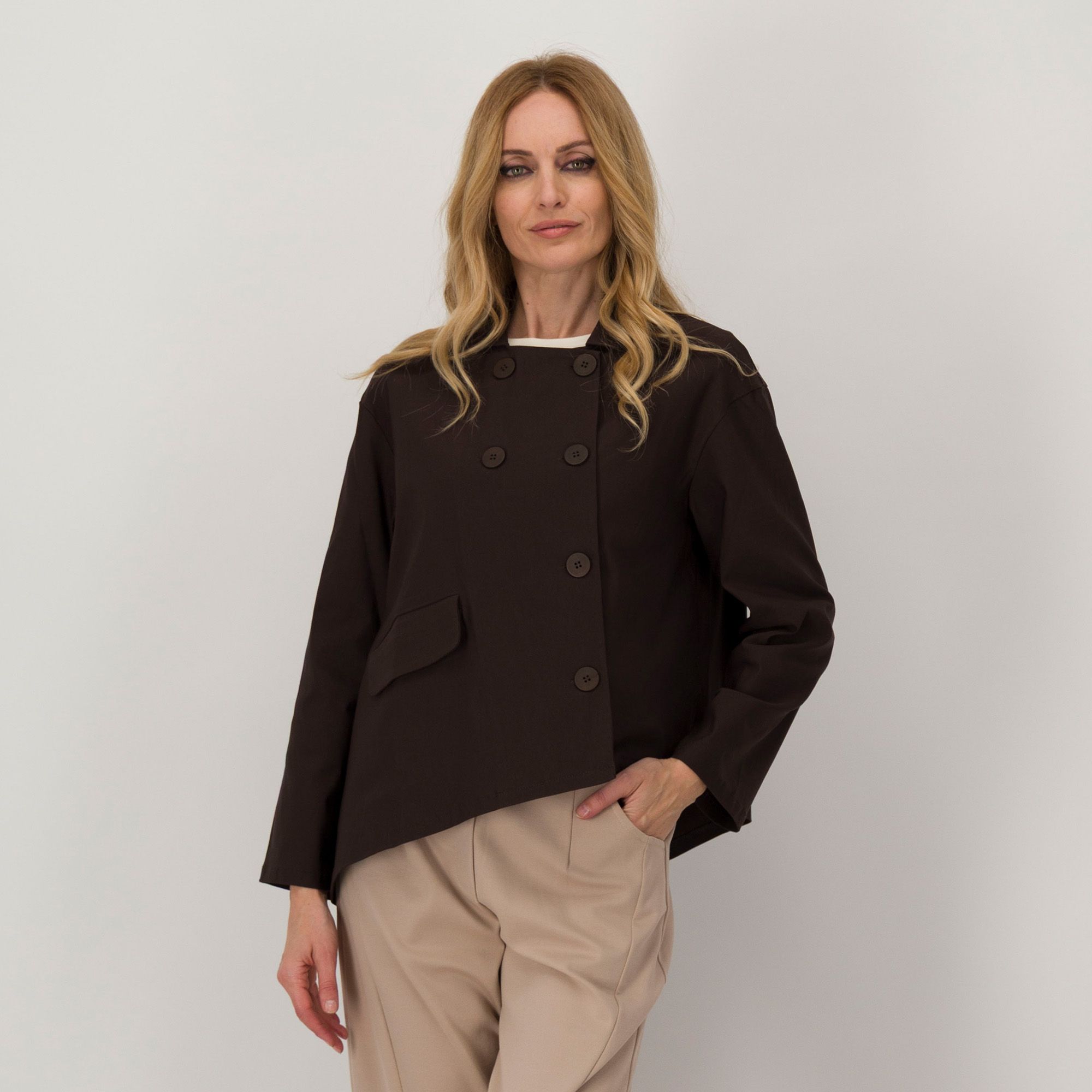 Lucrezia Sciortino
Giacca asimmetrica in
tessuto superstretch