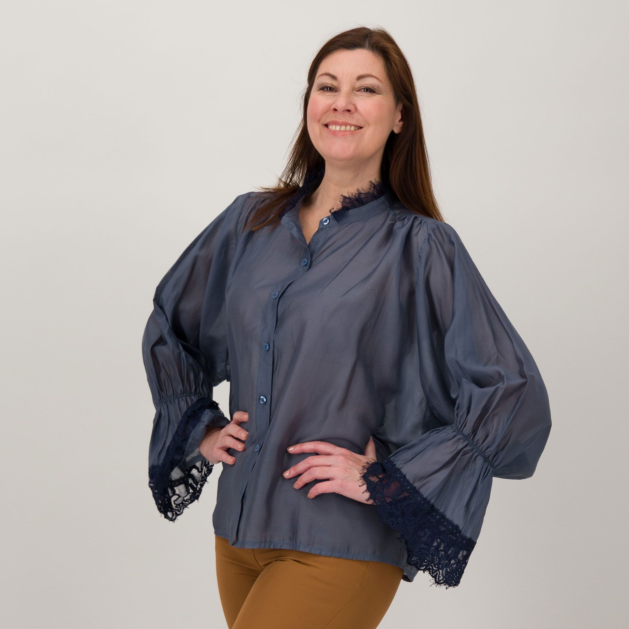 Mood Atelier Camicia in mussola di lyocell con collo coreana a manica lunga