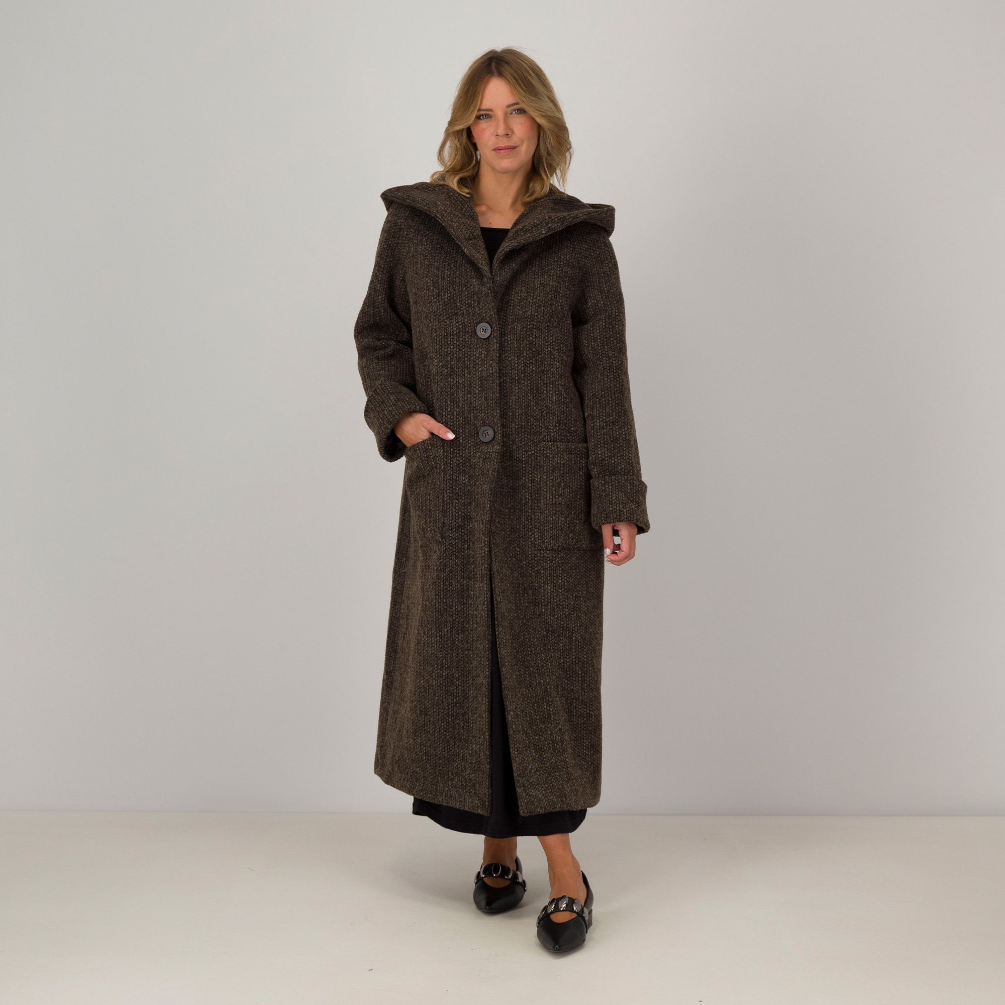 Caterina Lancini
Cappotto lungo
misto lana a trecce
con cappuccio