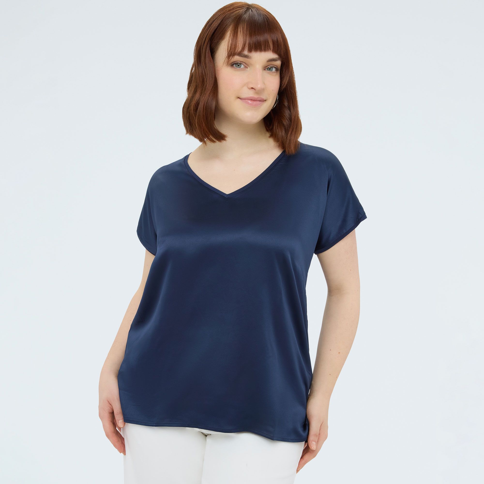 Fiorella Rubino
T-Shirt con scollo
a V e maniche
corte