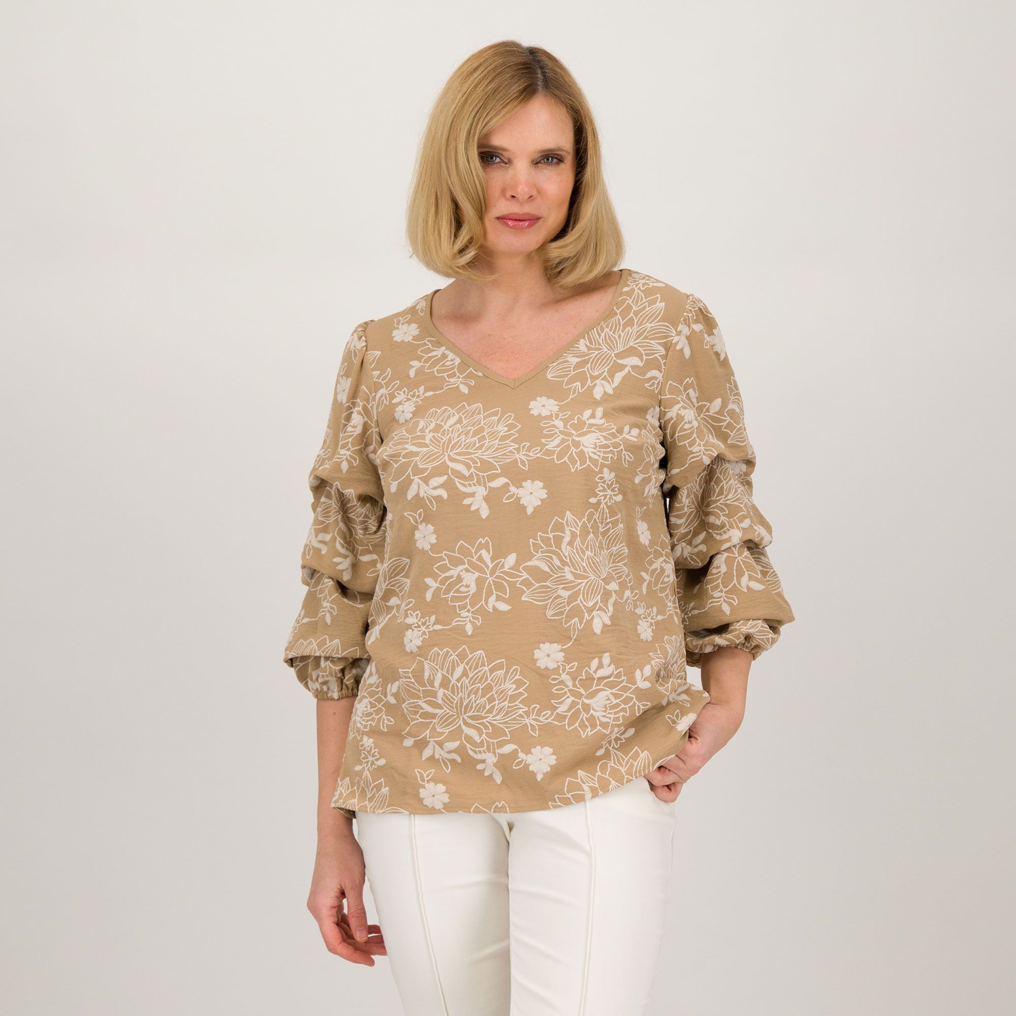 Nina Leonard
Blusa
con stampa
effetto ricamo