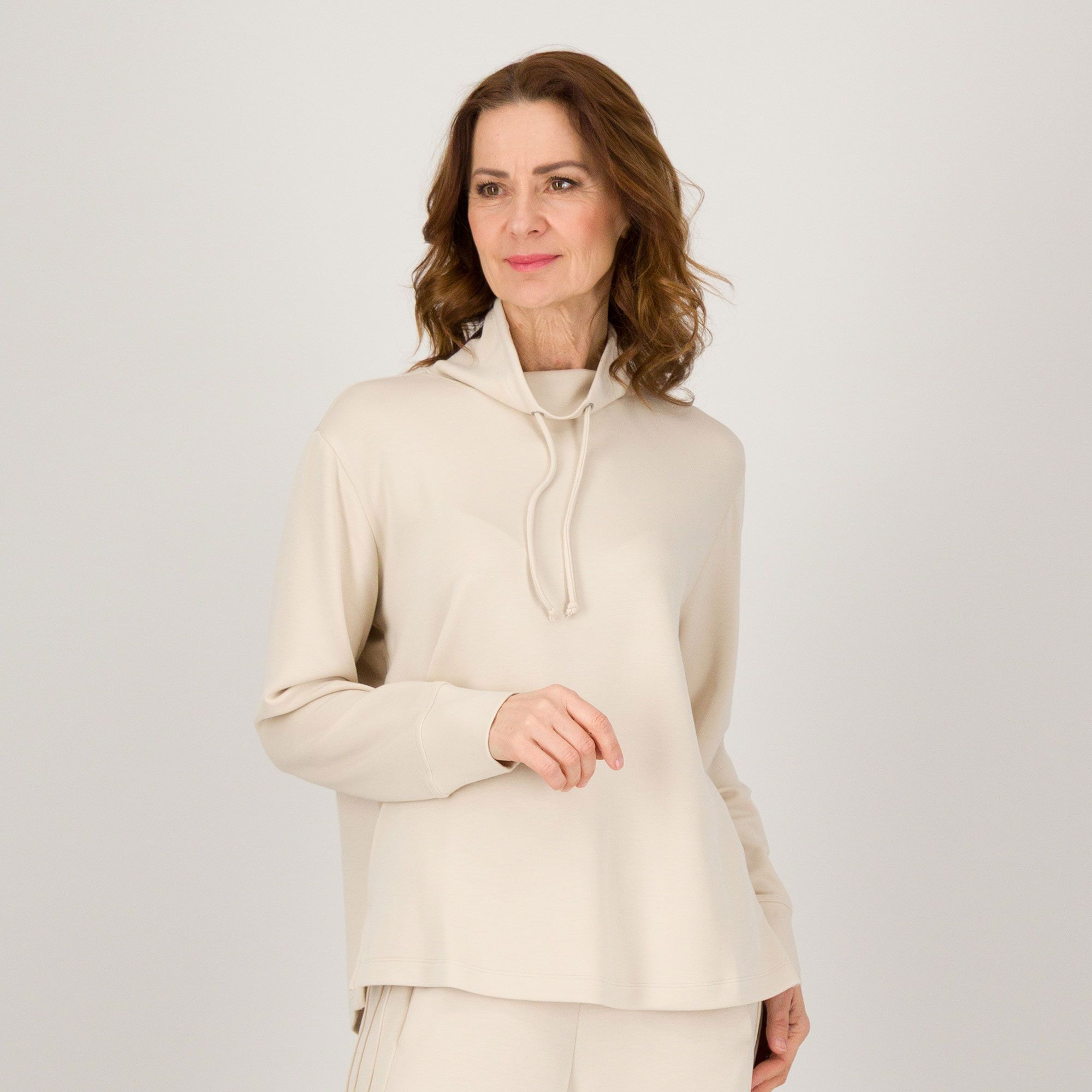 Wynne Layers
Felpa in scuba
con collo ad anello