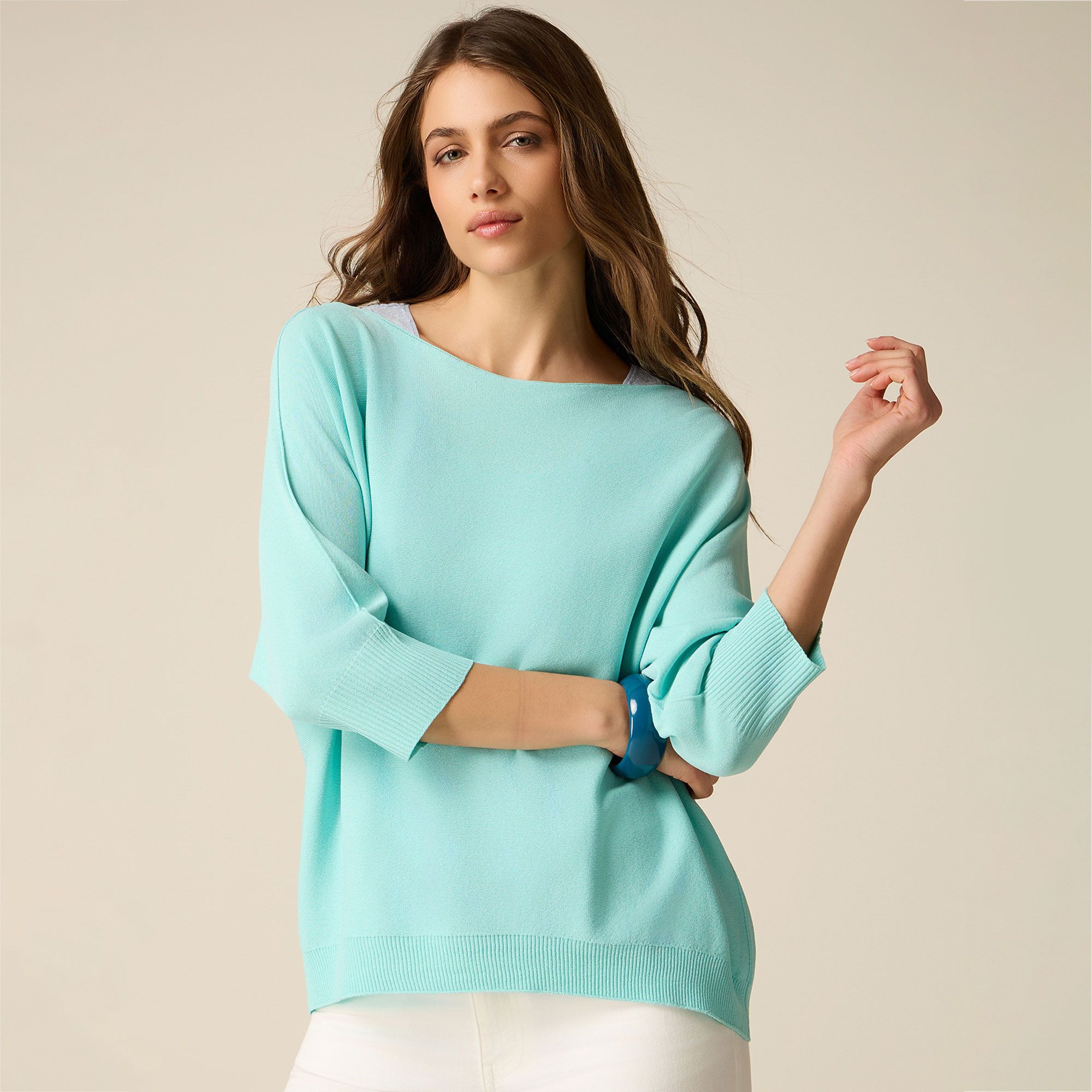 Oltre
Maglia in filato
con scollo
a barchetta