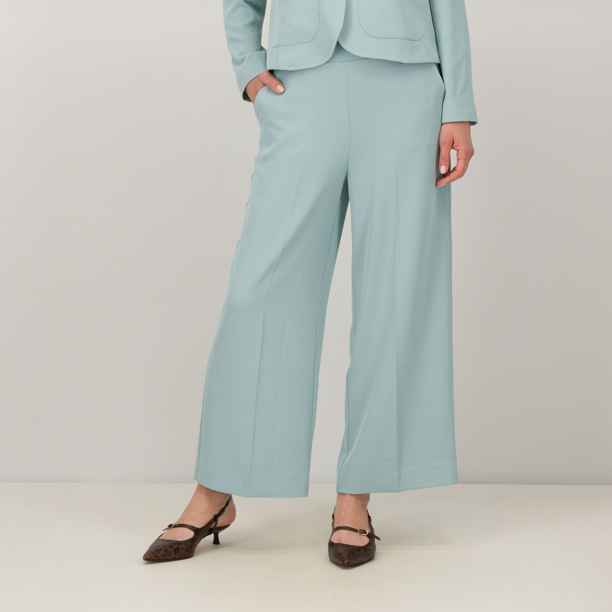 Caterina Lancini
Pantaloni cropped
con elastico dietro