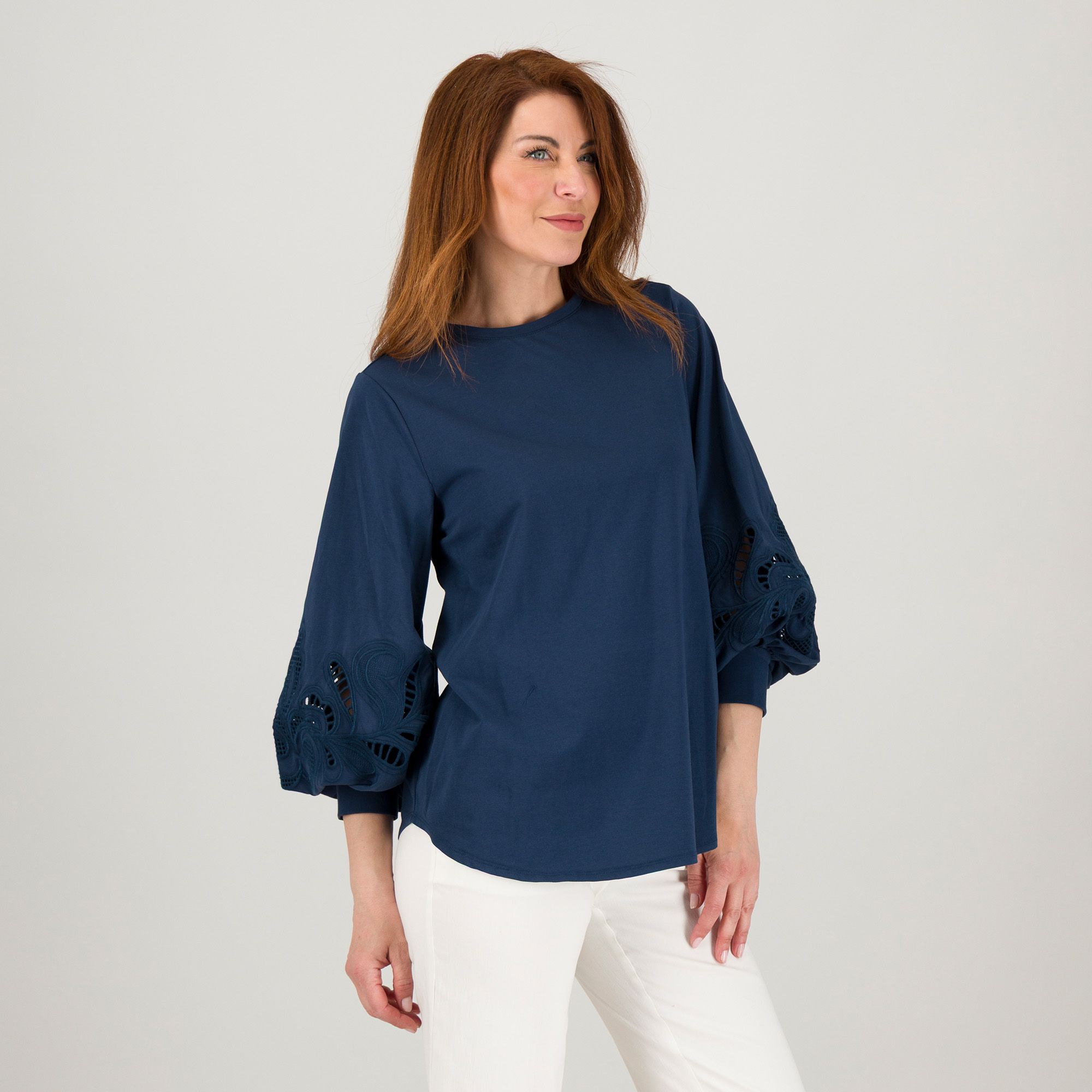 Wynne Layers
Blusa in cotone
con scollo tondo
a maniche lunghe