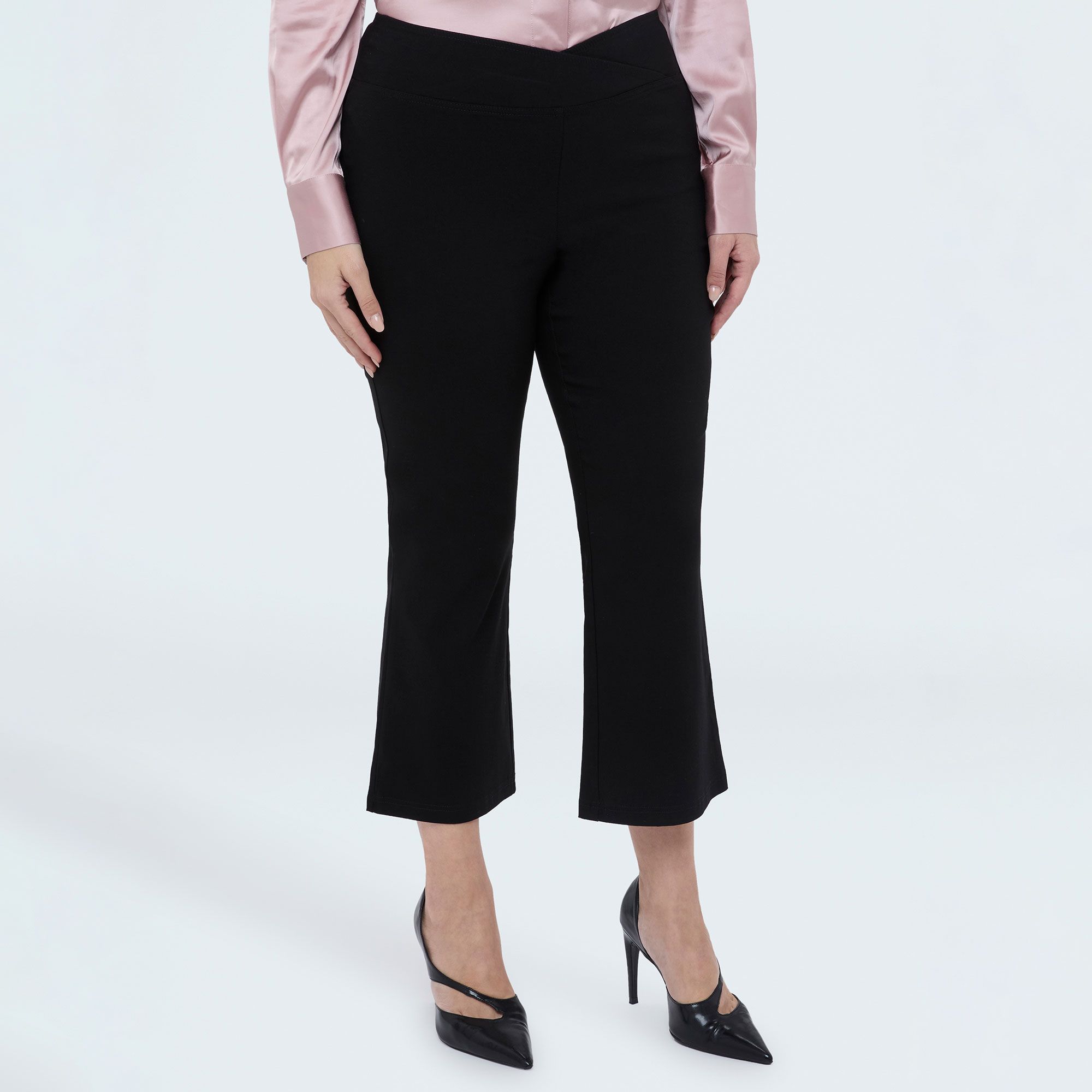 Fiorella Rubino
Pantaloni Kick
Flare con fascia
elastica