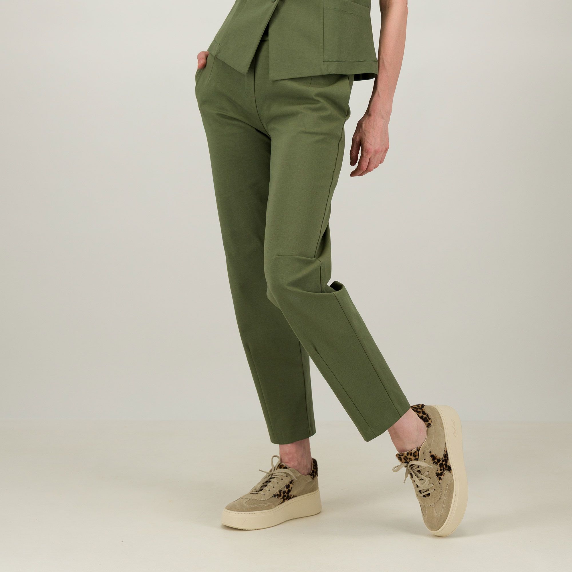 Officina della Moda
Pantaloni balloon
con elastico anche
Petite