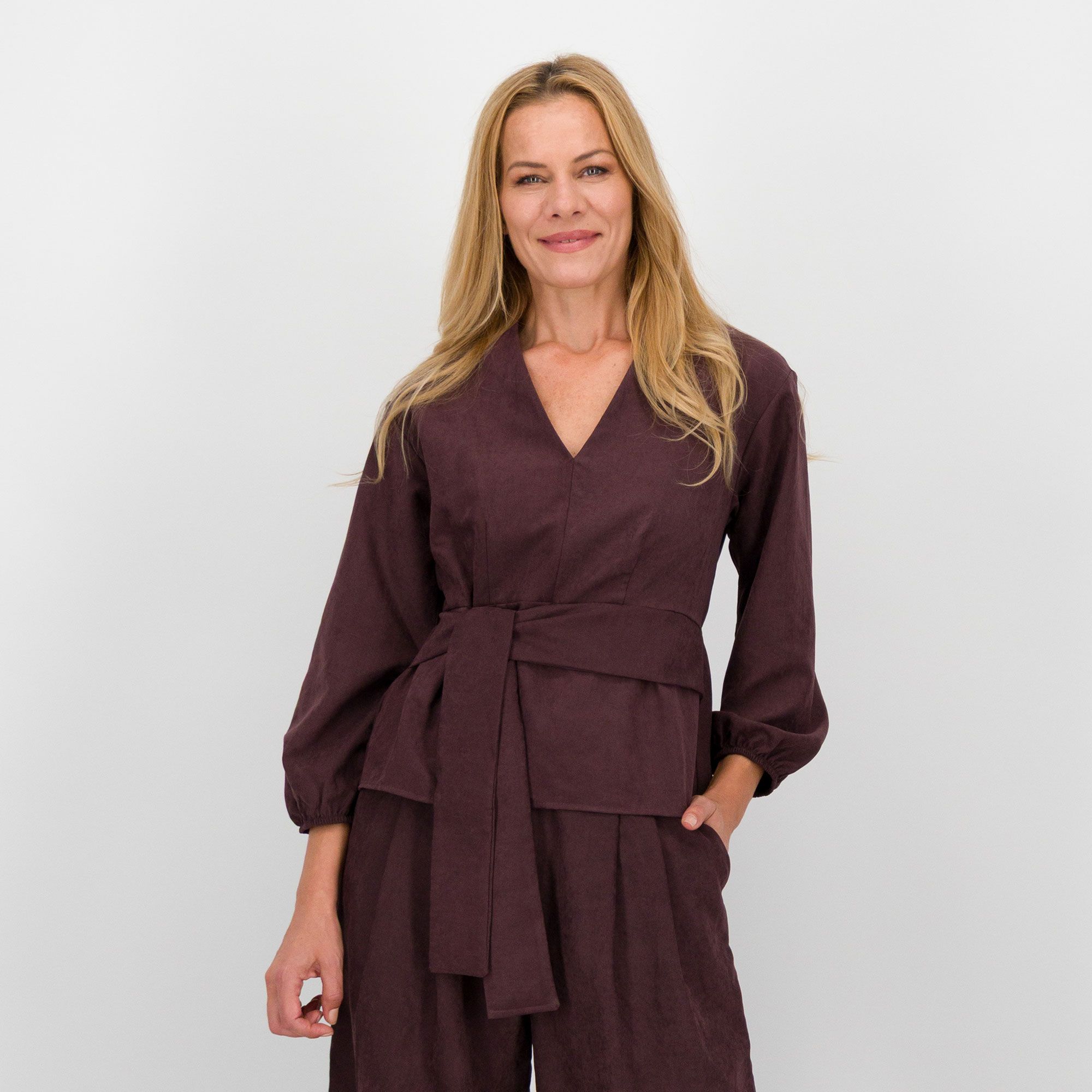 Angelamelemilano
Blusa con scollo a V
e manica a 3/4