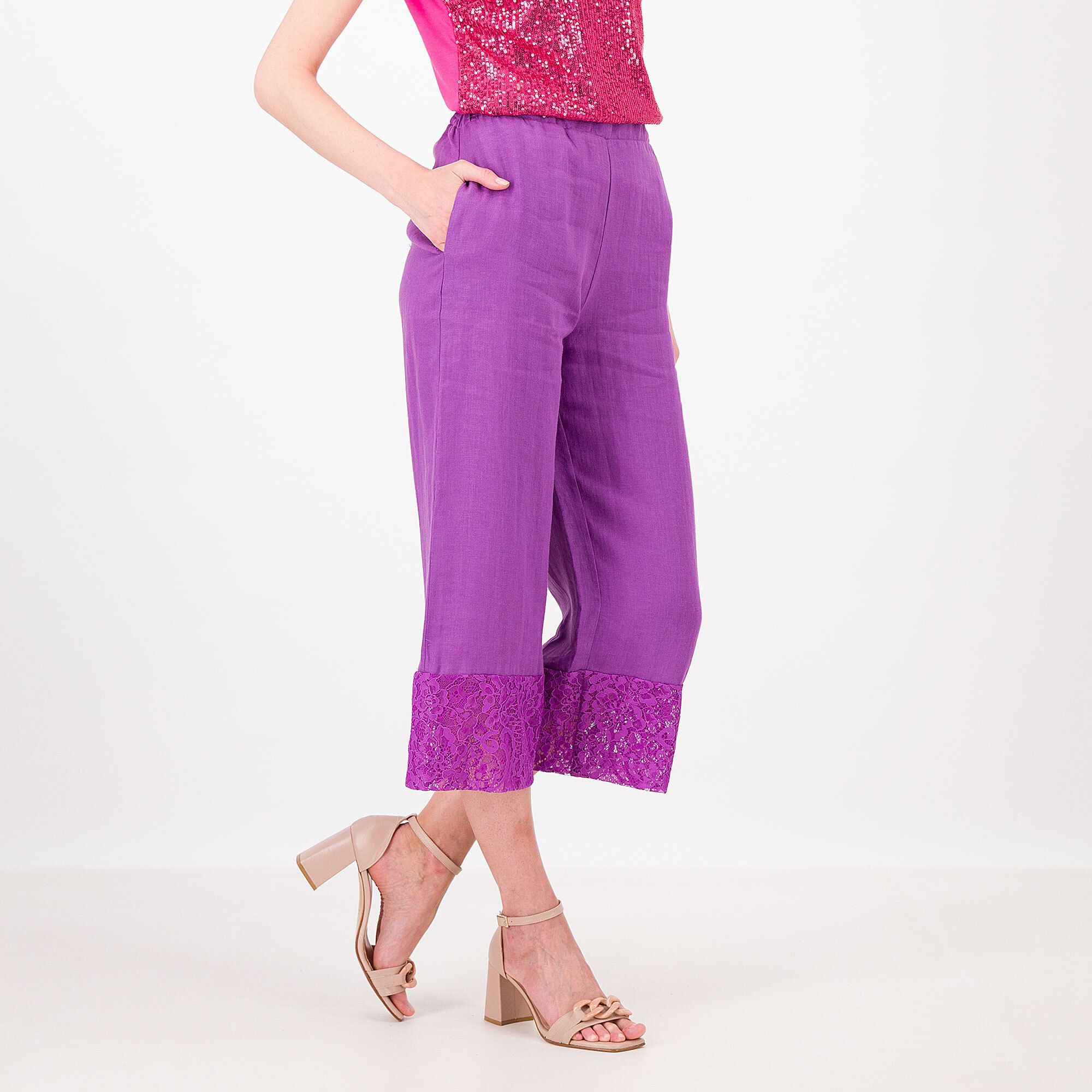 Image of Caterina Lancini Pantaloni in lino con inserto in pizzo061