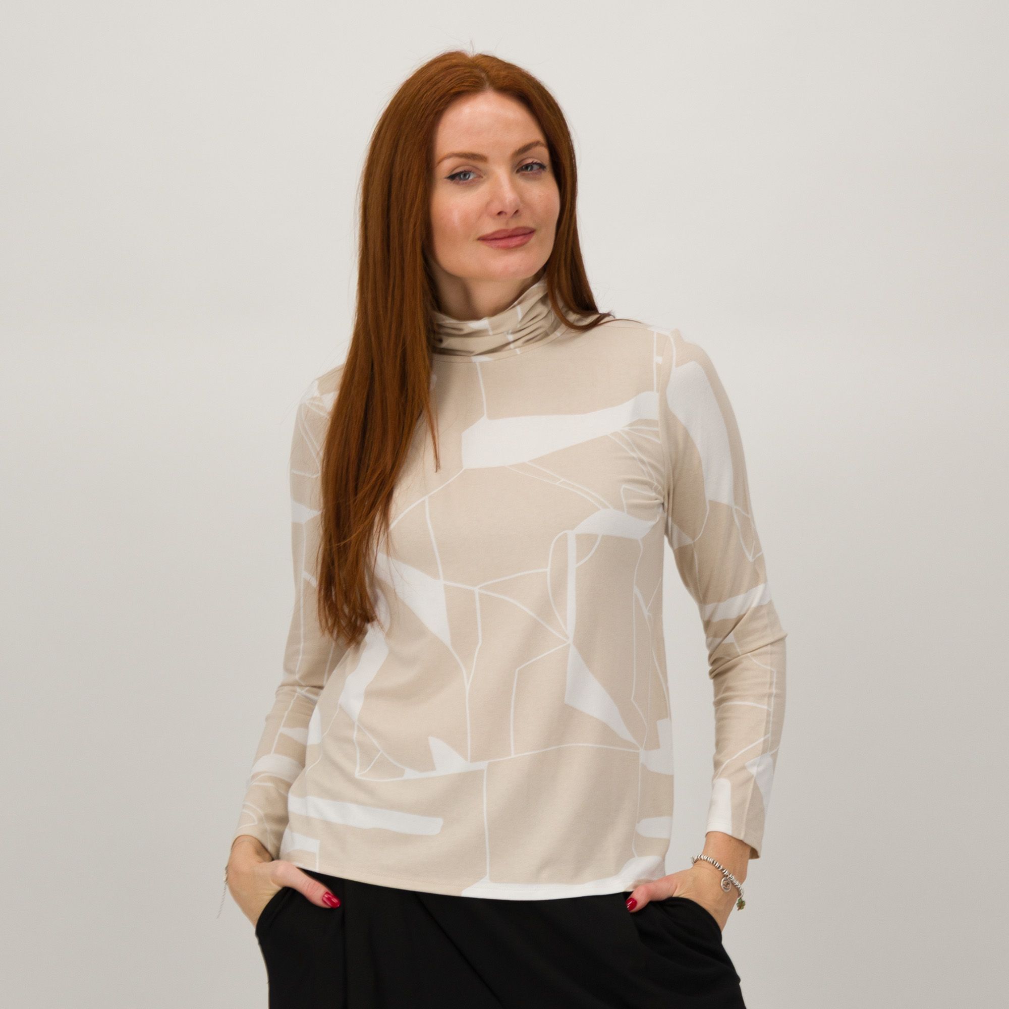 Wynne Layers
Maglia a trapezio
con collo alto