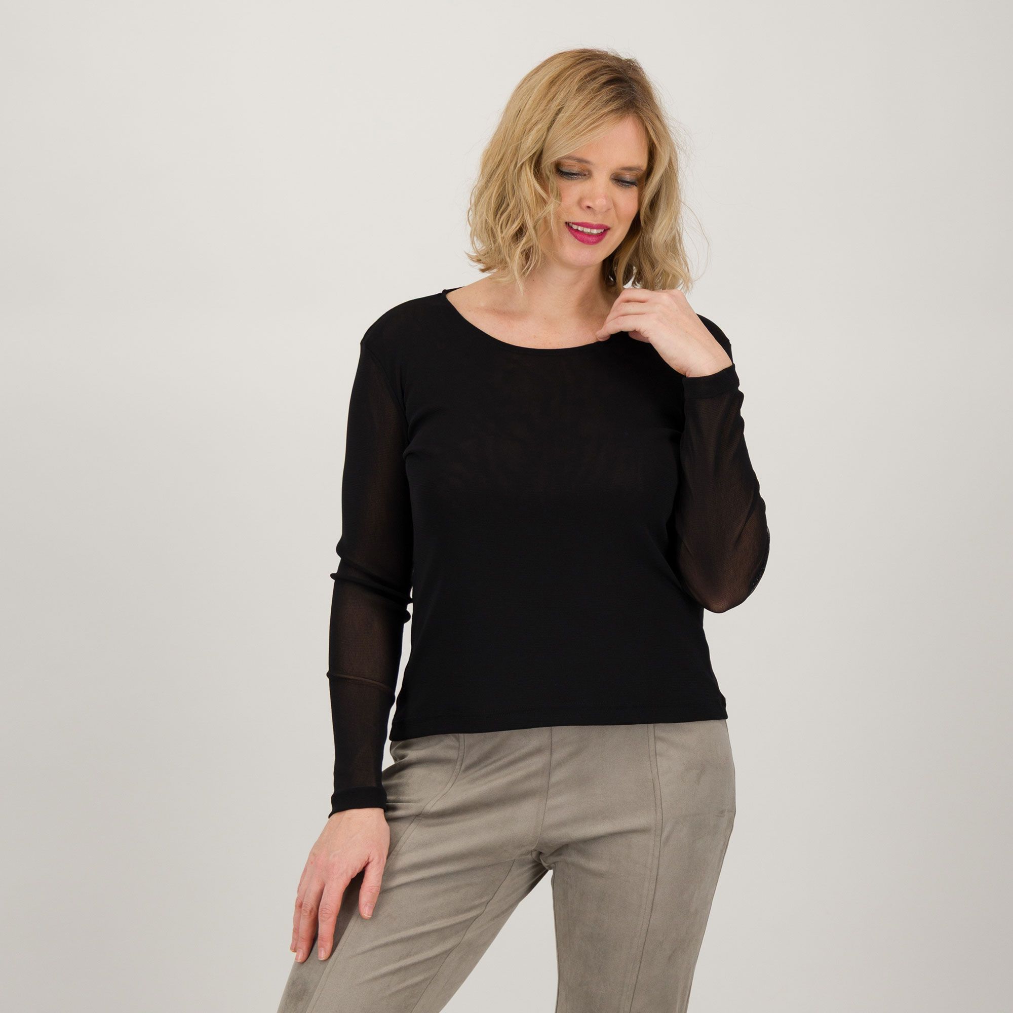 Officina della Moda Blusa in tulle con scollo tondo a maniche lunghe