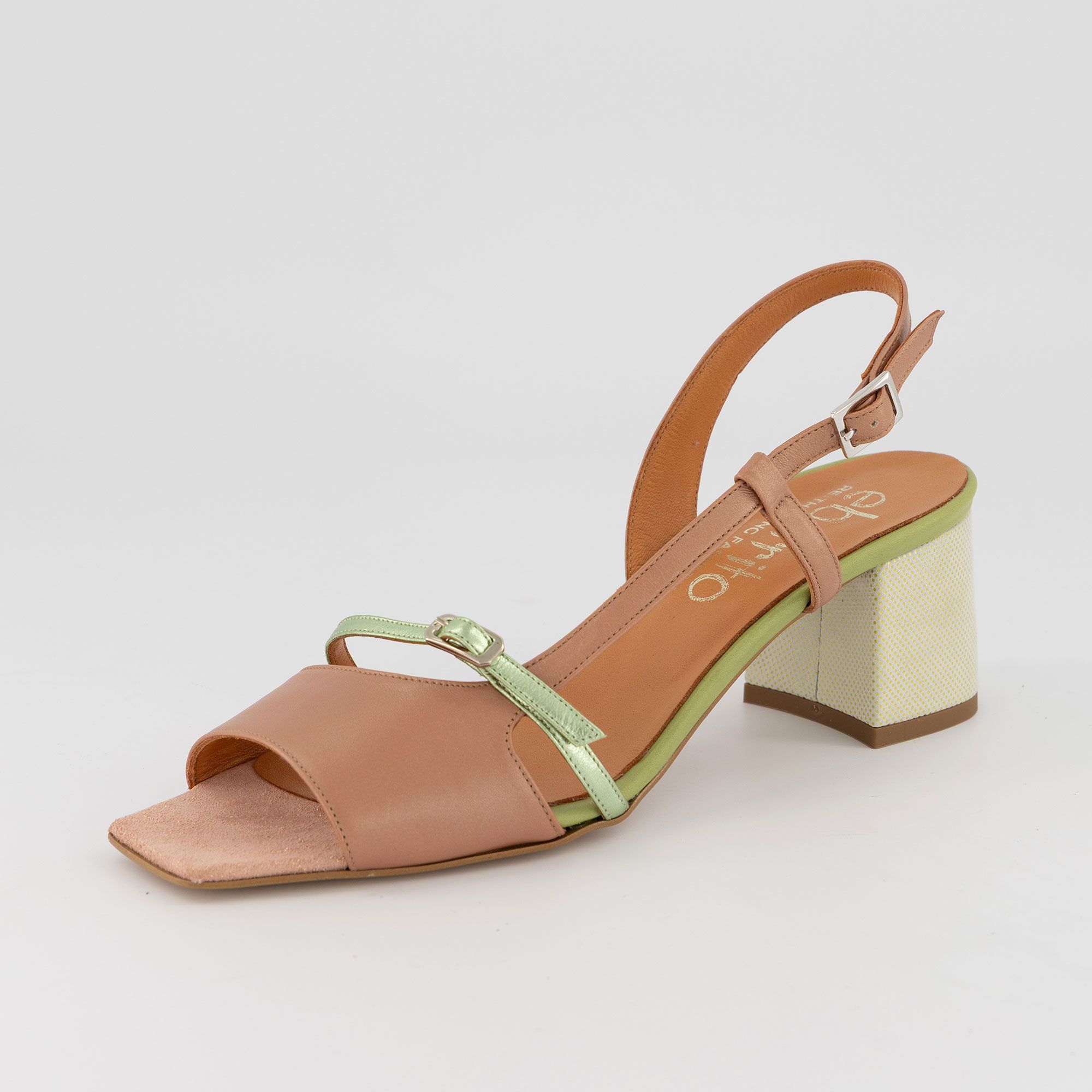 Ebarrito
Sandali in pelle
patchwork
tacco 5,5cm