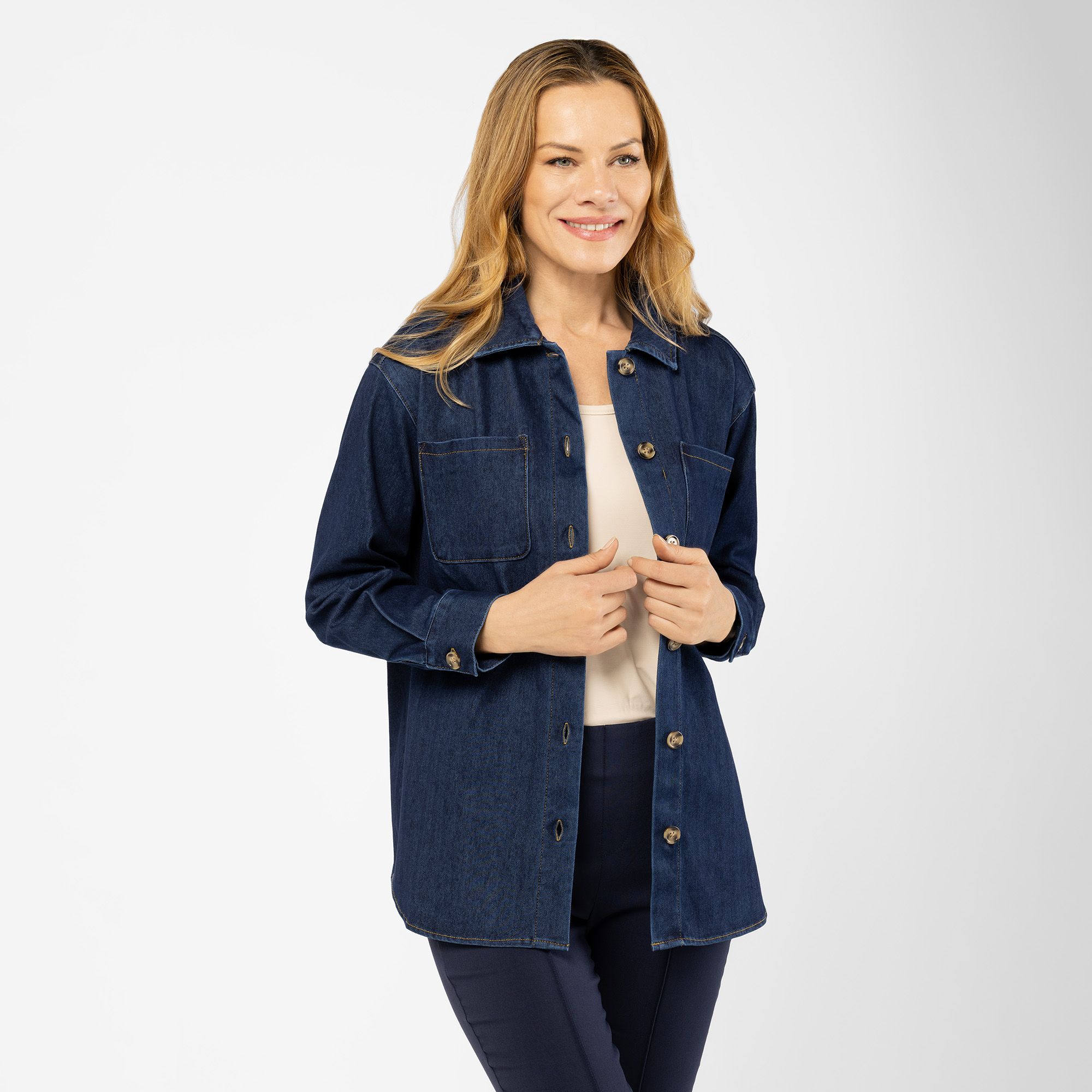 Nina Leonard
Camicia
di jeans
a maniche lunghe