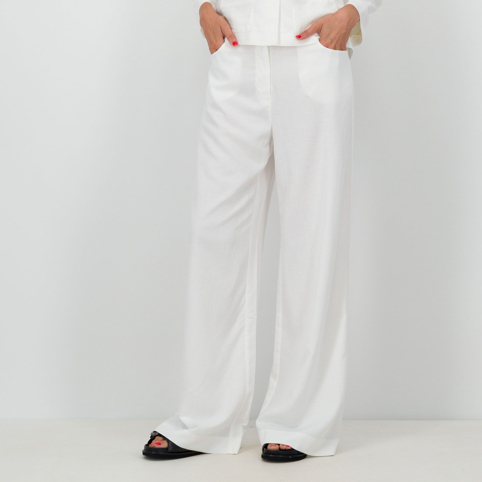 Caterina Lancini
Pantaloni wide leg
in viscosa con lino