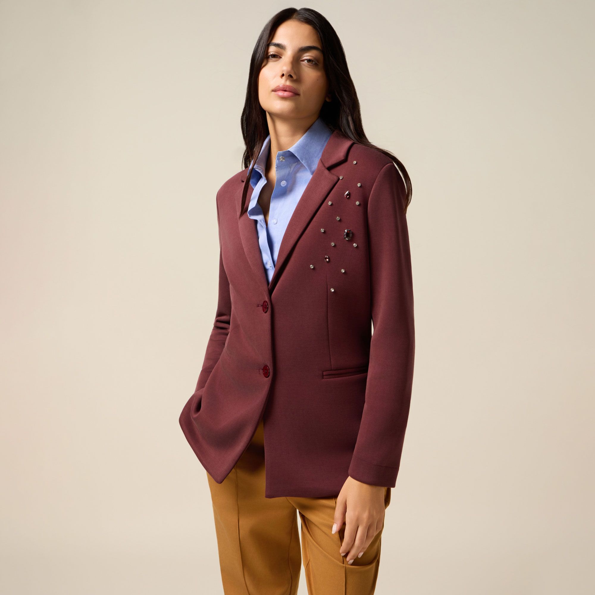 Oltre
Blazer in felpa
con applicazioni