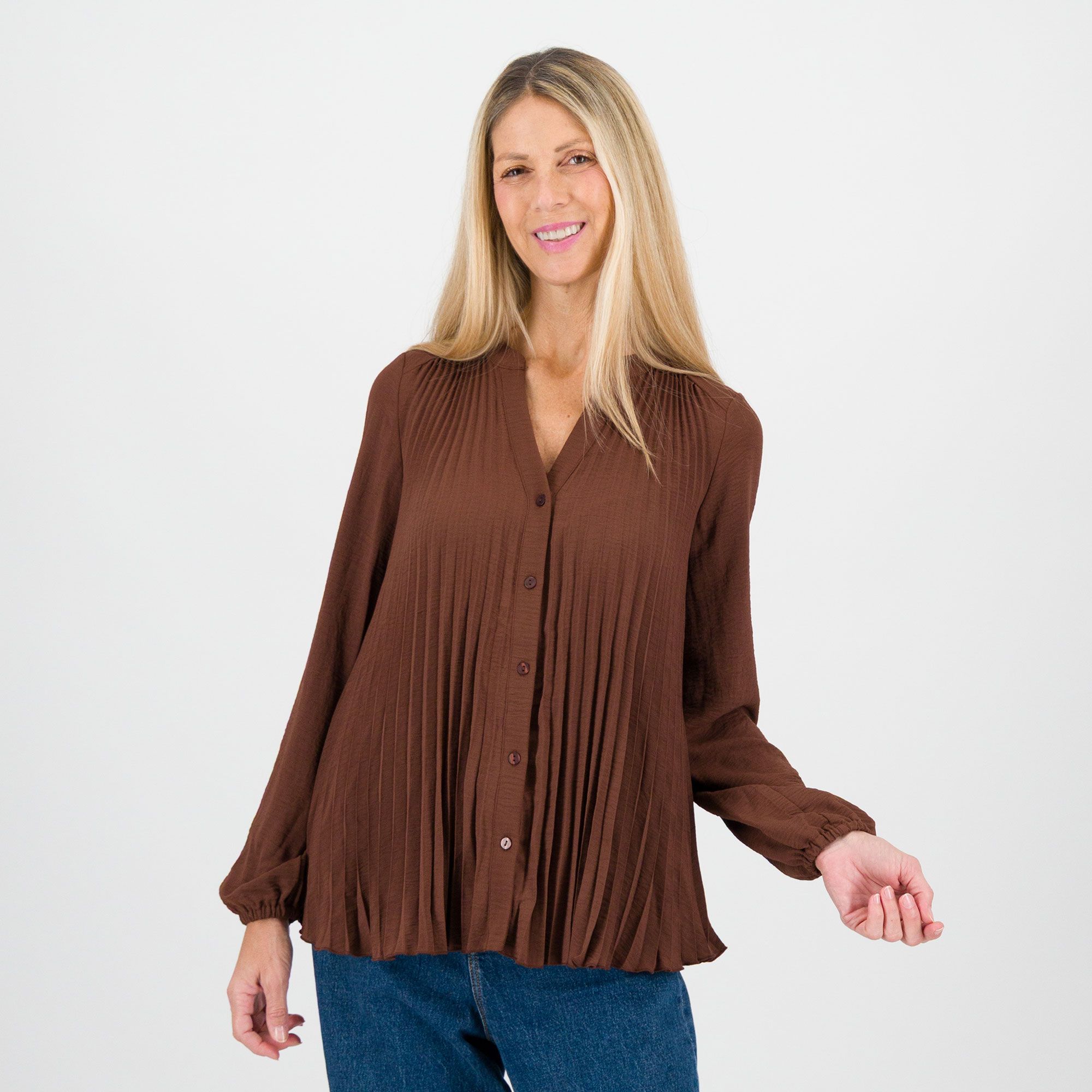Nina Leonard
Camicia a maniche
lunghe con scollo
tondo