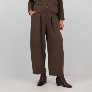 Angela Mele Milano
Pantaloni barrel
con tasche
alla francese