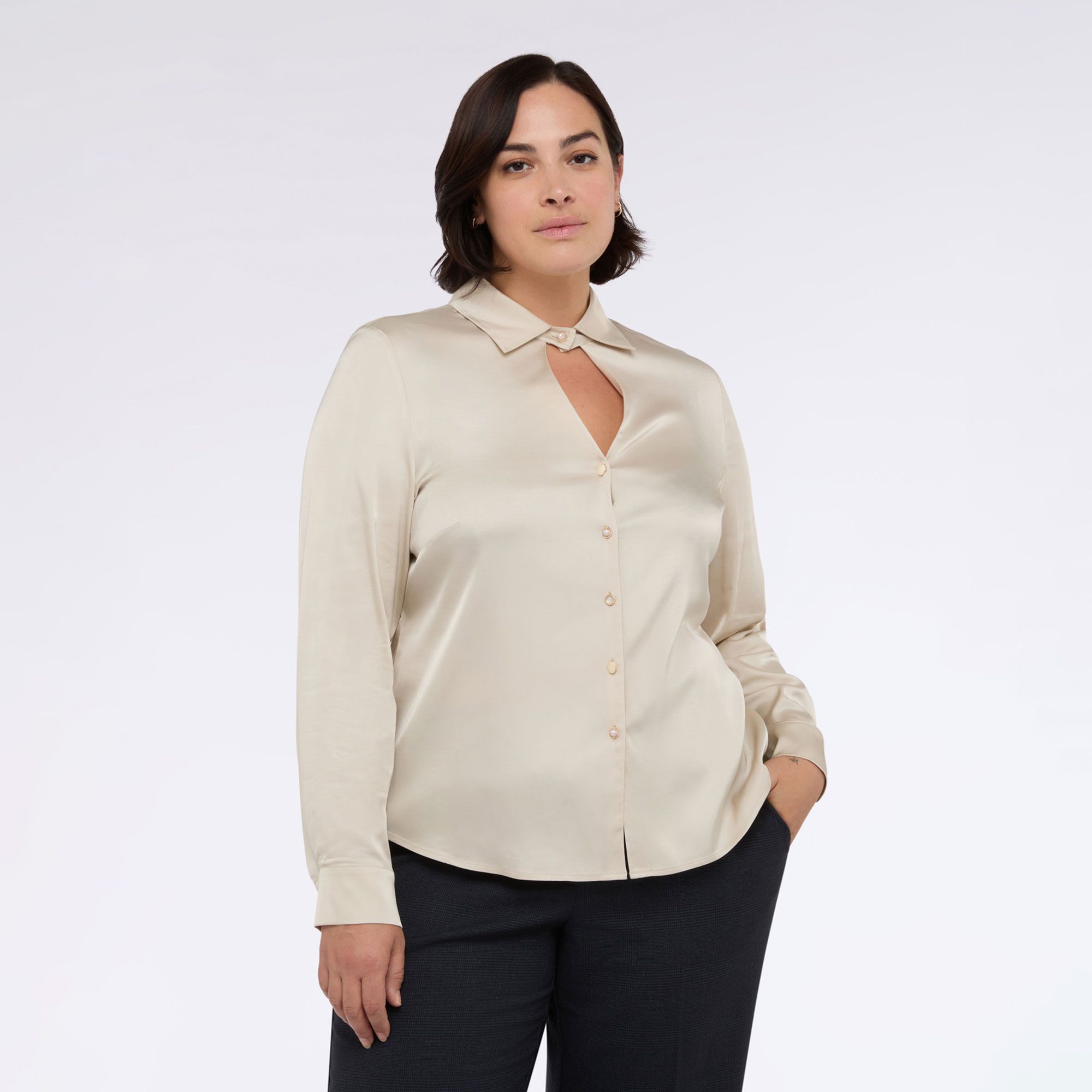 Fiorella Rubino
Camicia in raso
di viscosa con scollo
a V