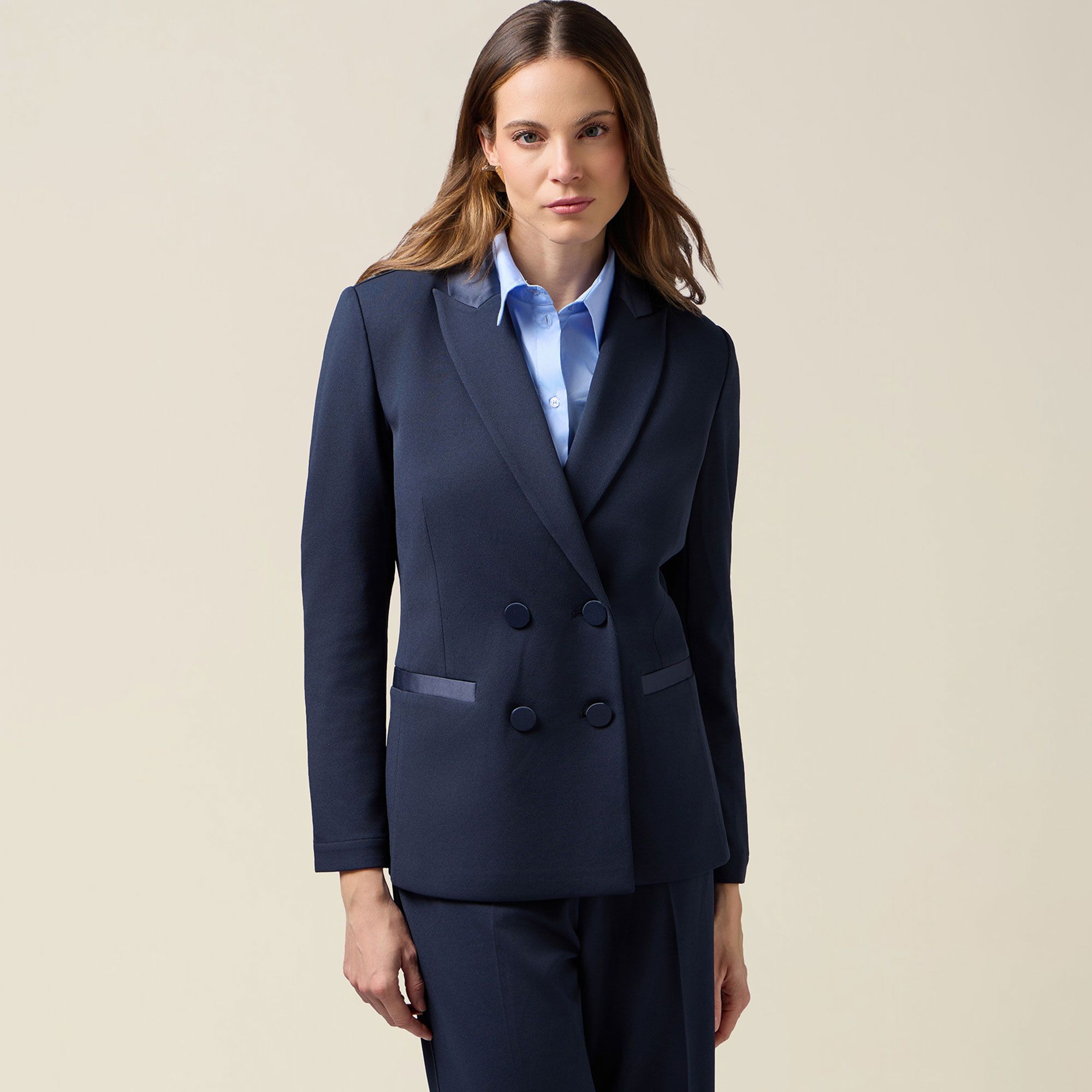 Oltre
Giacca blazer
doppiopetto in
tessuto crêpe stretch