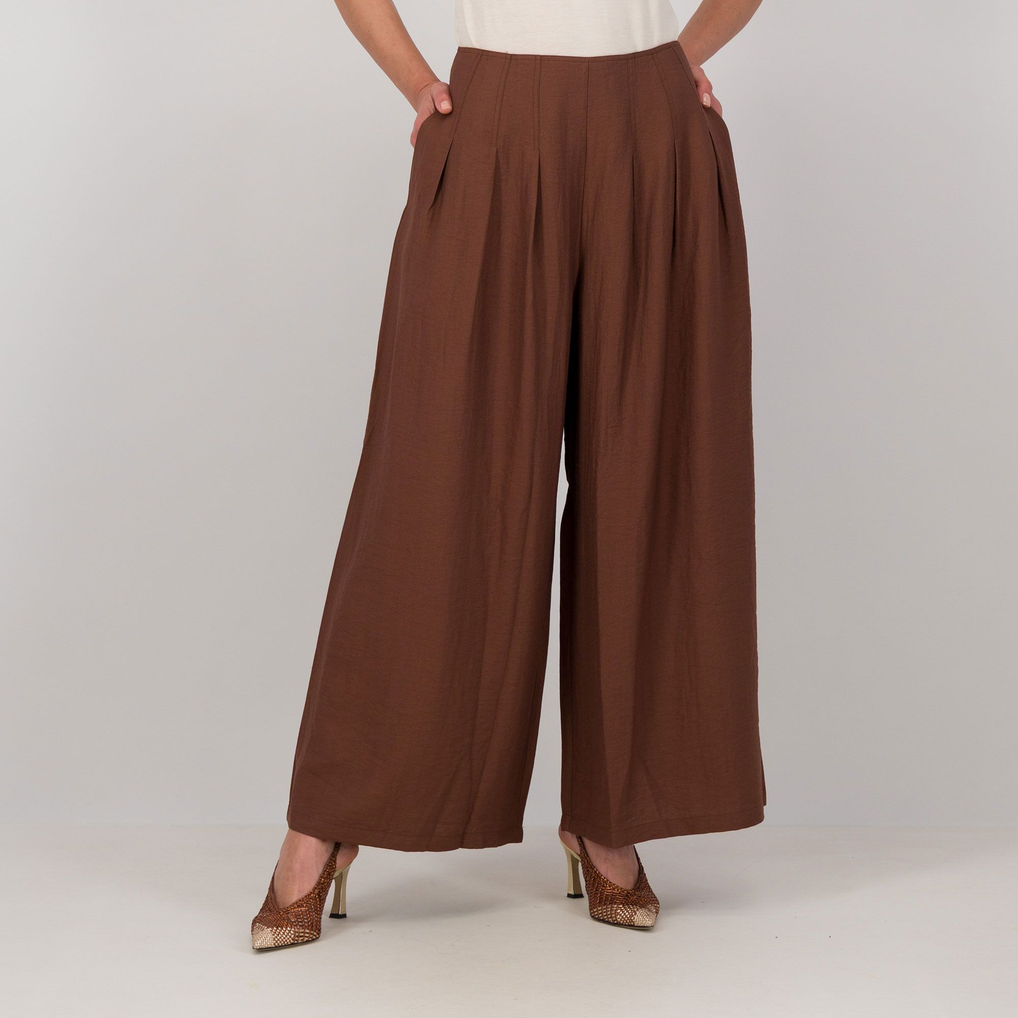 Apricot
Pantaloni ampi
con tasche