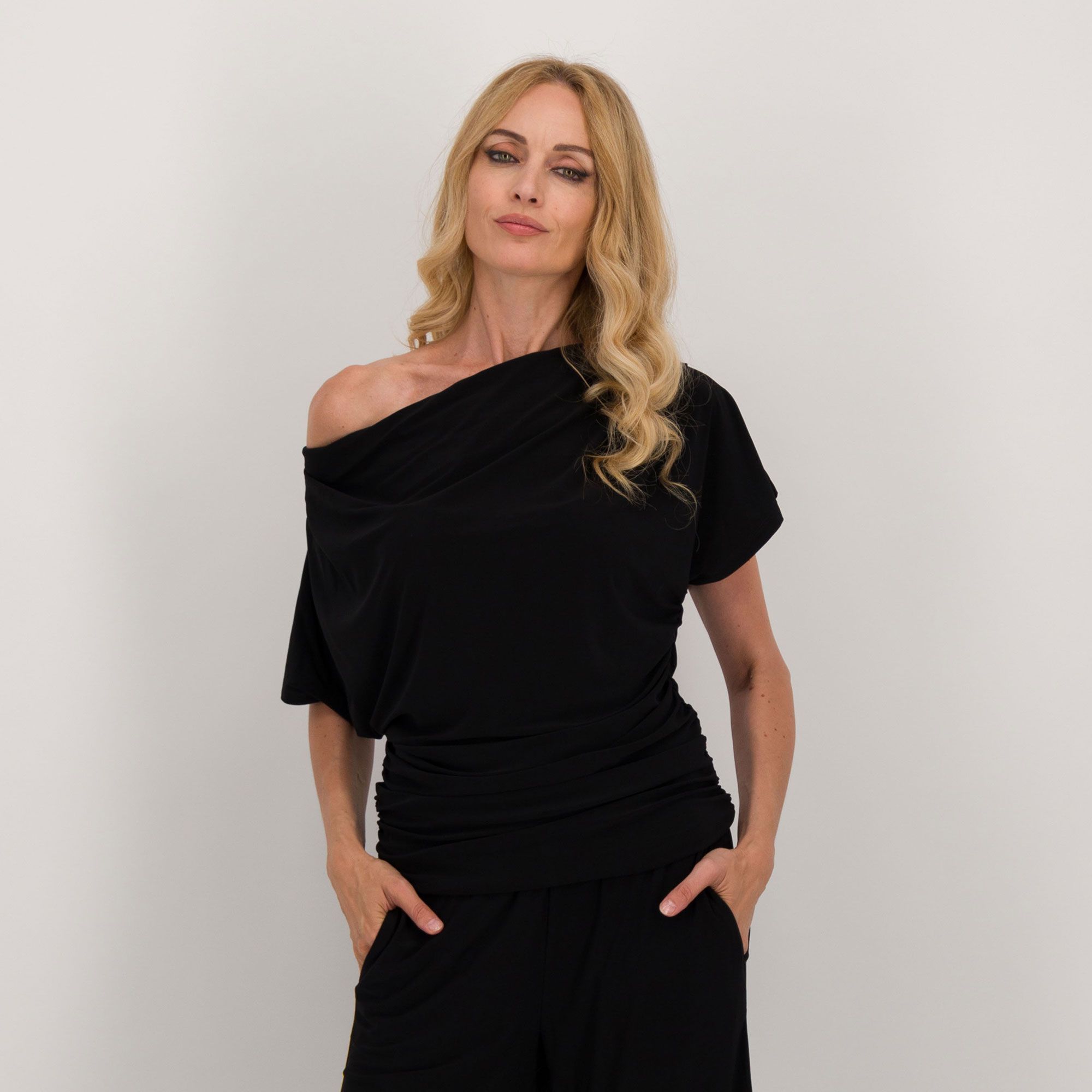 Nina Leonard T-shirt in jersey con drapeggio