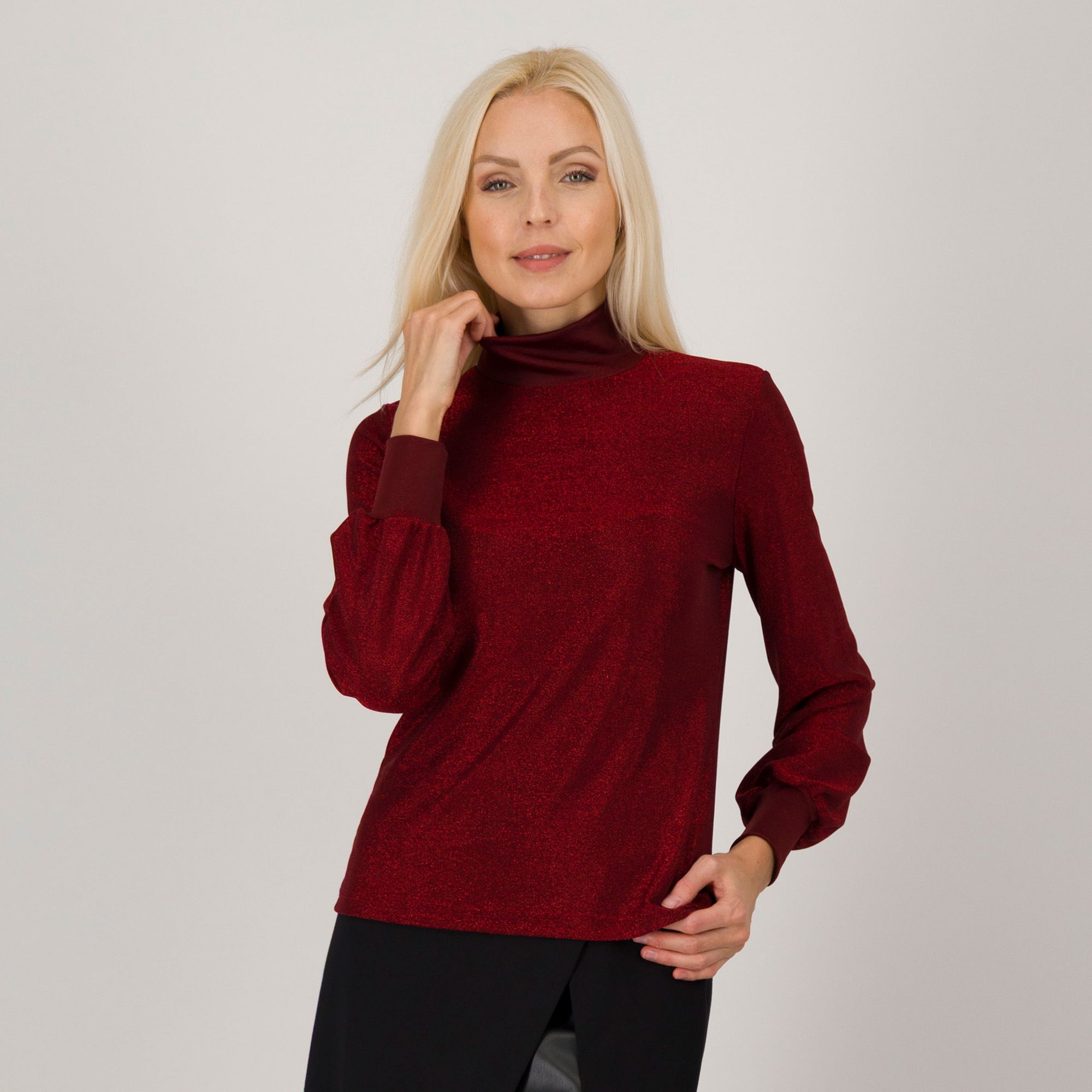 Officina della Moda
Maglia a collo
alto con glitter