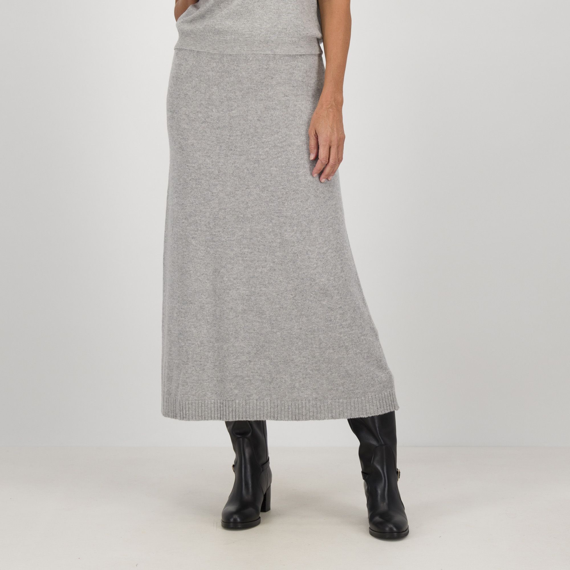 Hekla & Co.
Gonna in maglia
misto viscosa e lana
con cotone e cashmere