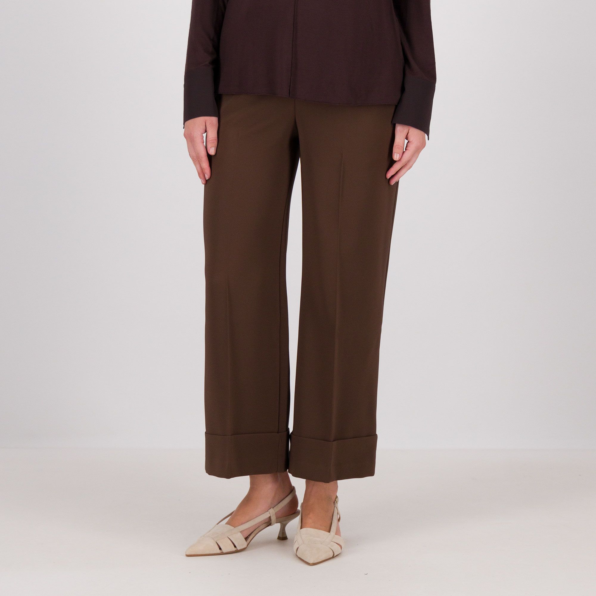 Image of Caterina Lancini Pantaloni cropped in tessuto bistretch con risvolto al fondo061