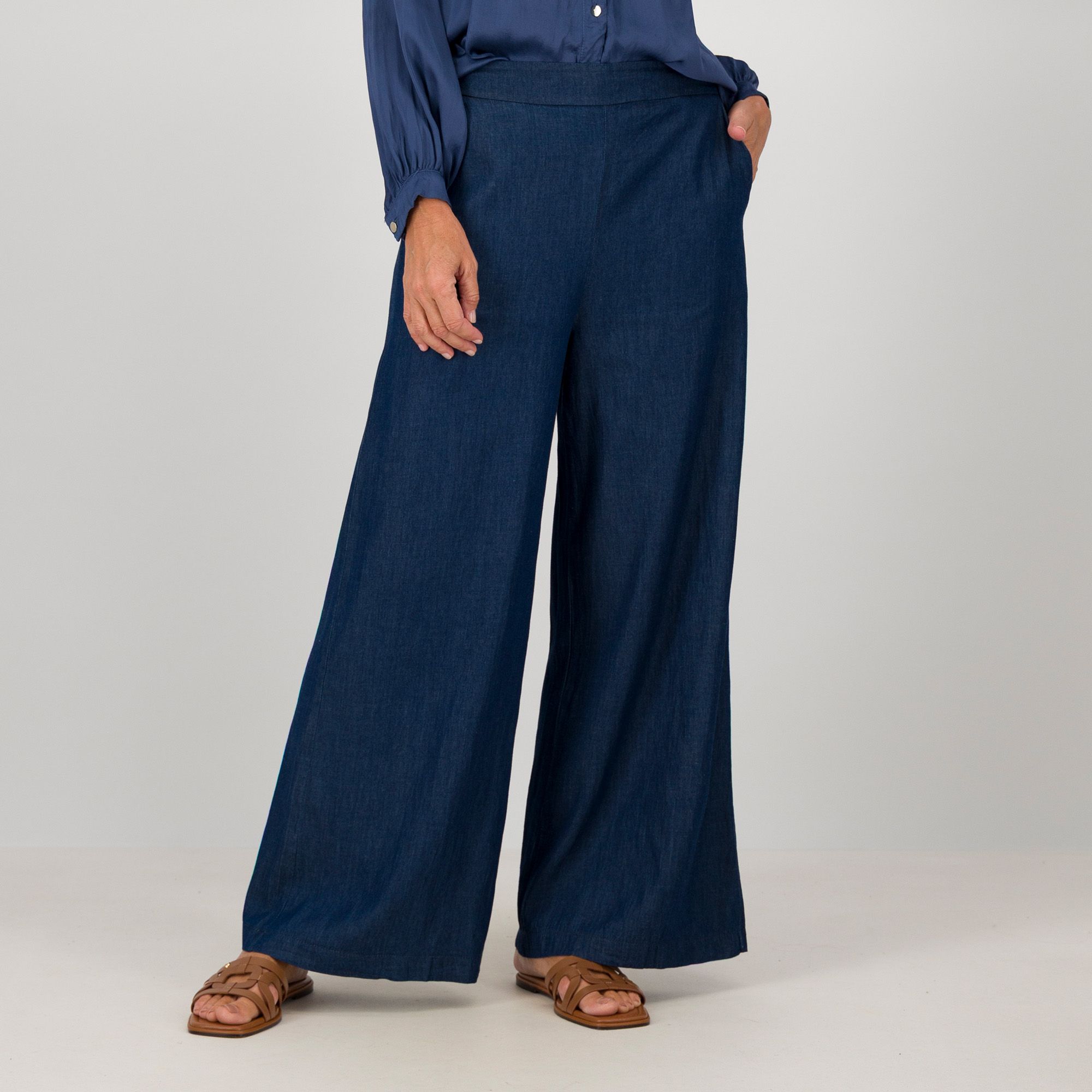 Mood Atelier
Jeans ampi in cotone
con elastico e tasche