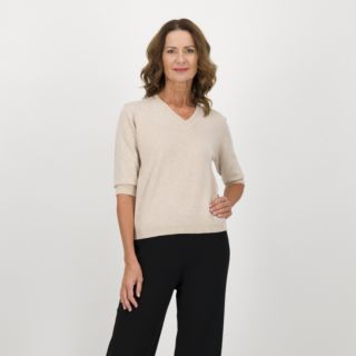 Hekla & Co.
Maglia in filato con
cotone e cashmere,
scollo a V