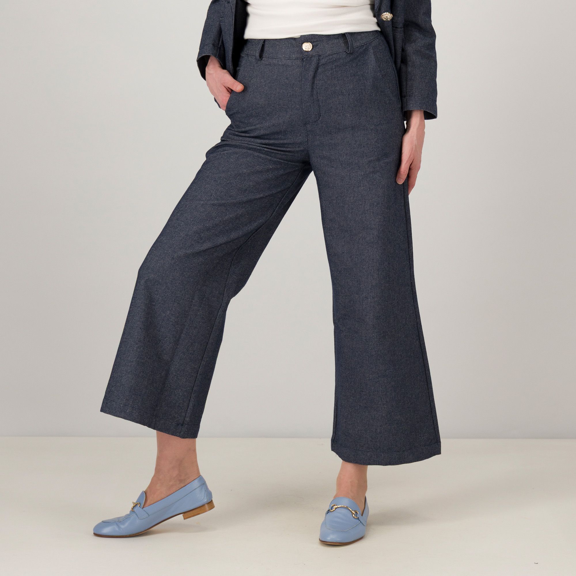 EVA Franco Ciambella
pantaloni a gambia
ampia con elastico