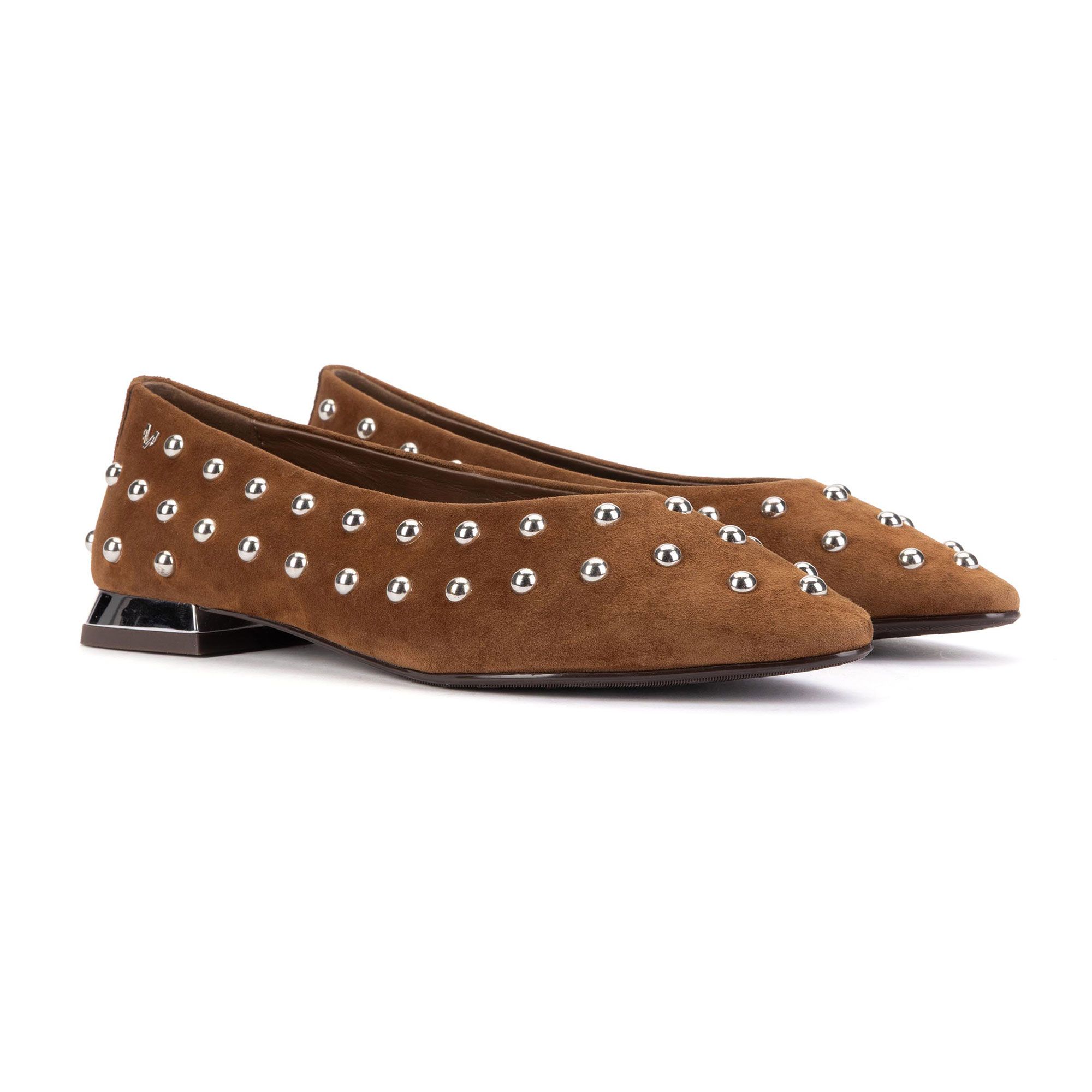 Martinelli
Ballerine in pelle
con borchiette
e tacco 2cm