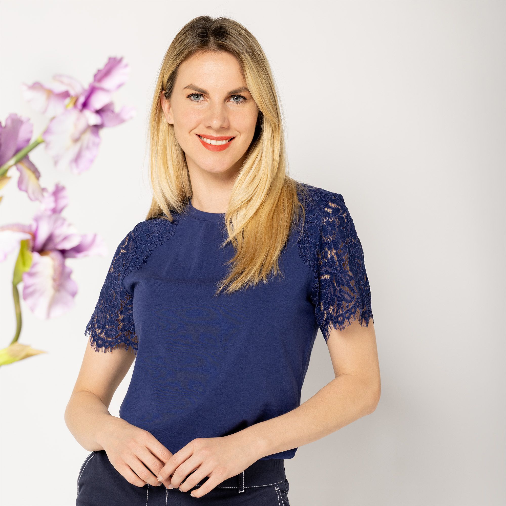 Isaac Mizrahi Live!
T-shirt in cotone
e modal con maniche
in pizzo