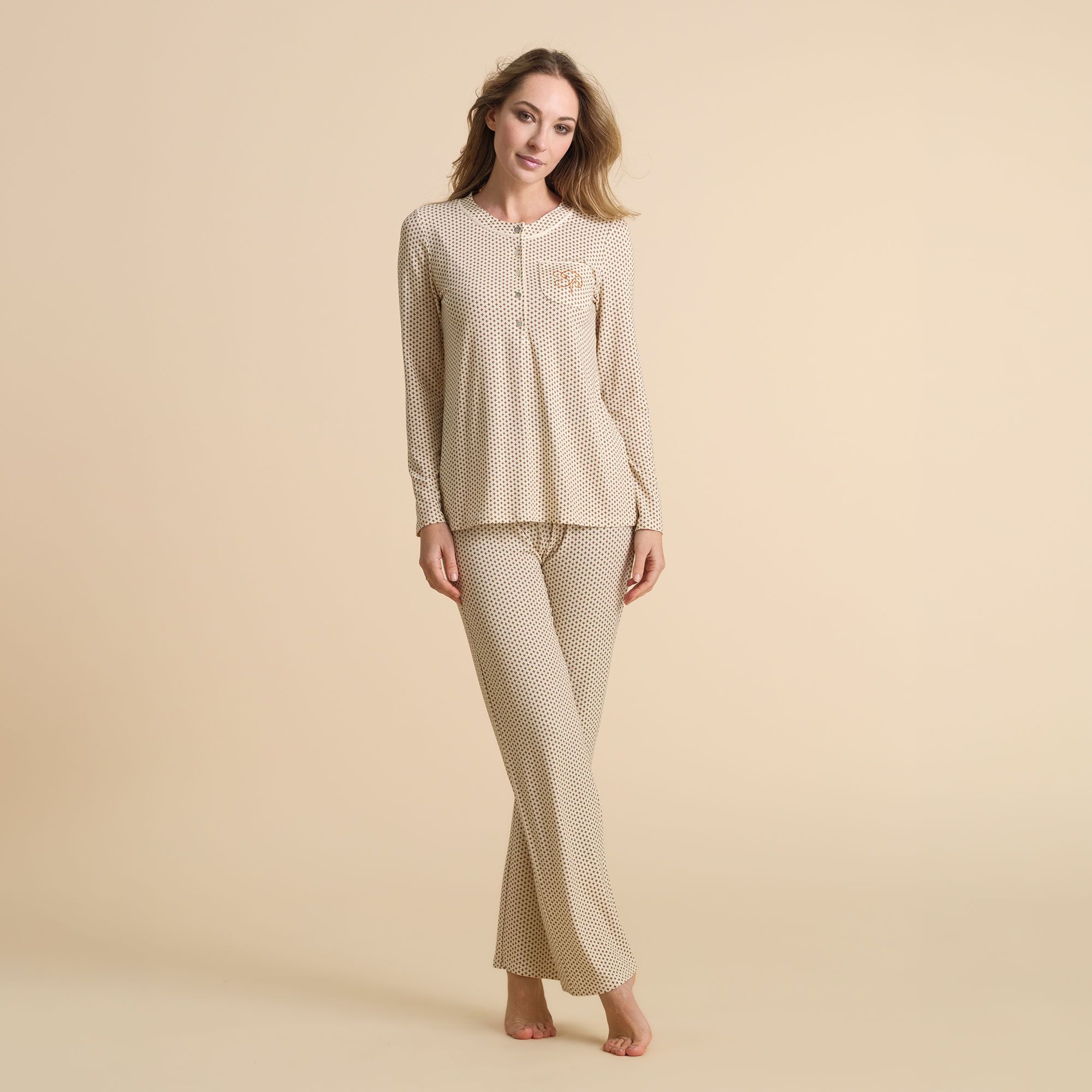 Pepita
Pigiama da notte
composto da:
maglia e pantaloni