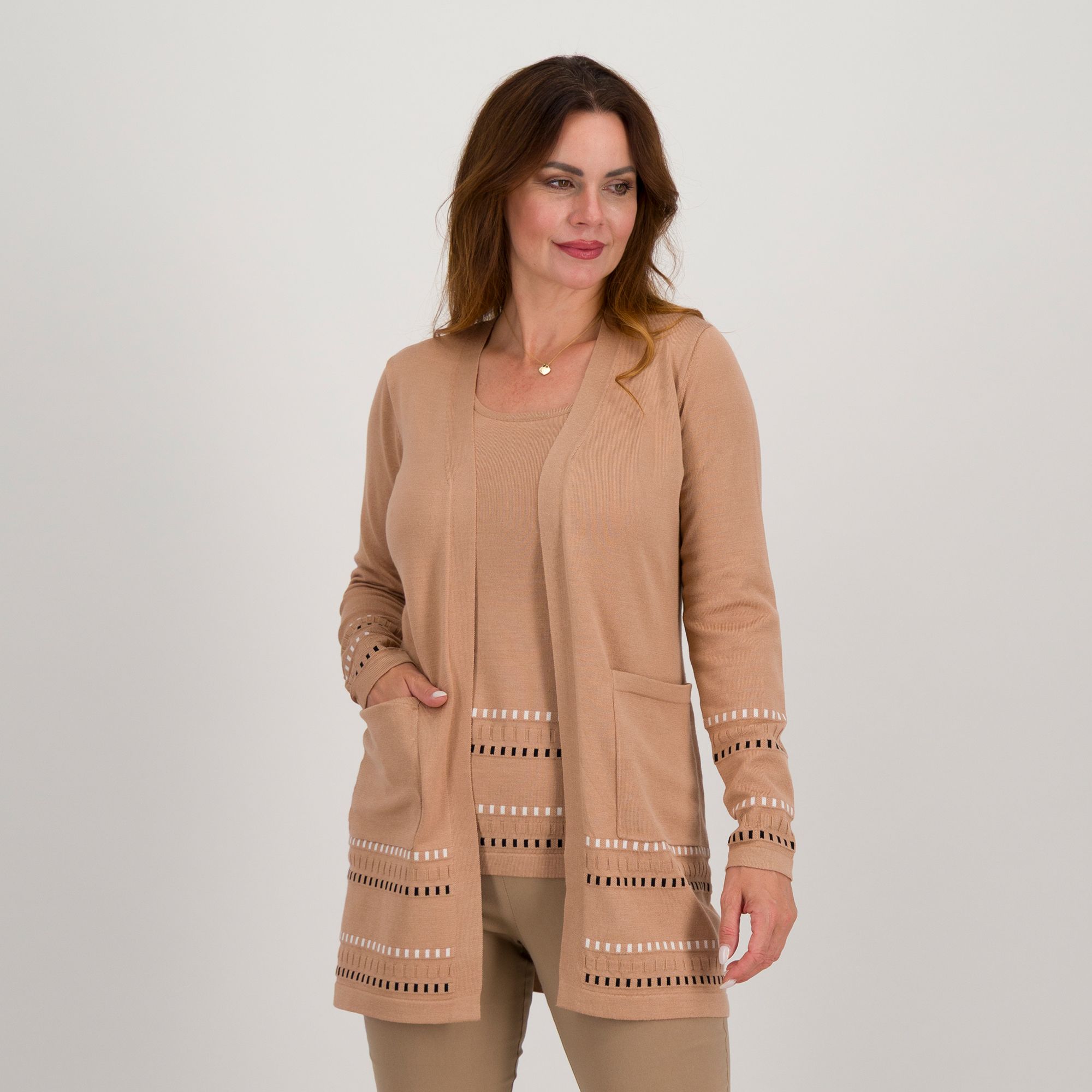 Nina Leonard
Set 2 pezzi:
cardigan e
canotta