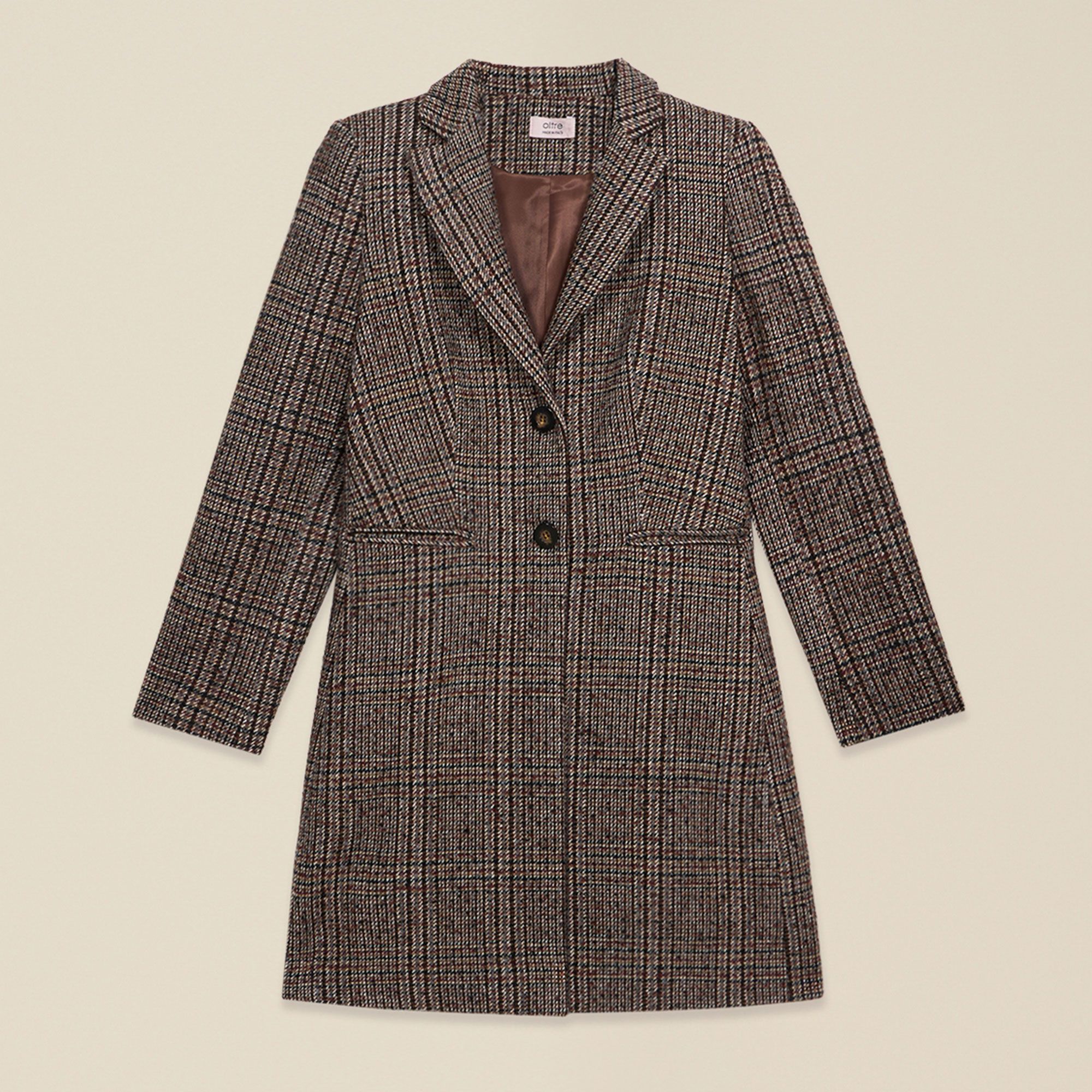 oltre
Cappotto tinto fino
con lana e chiusura
monopetto
