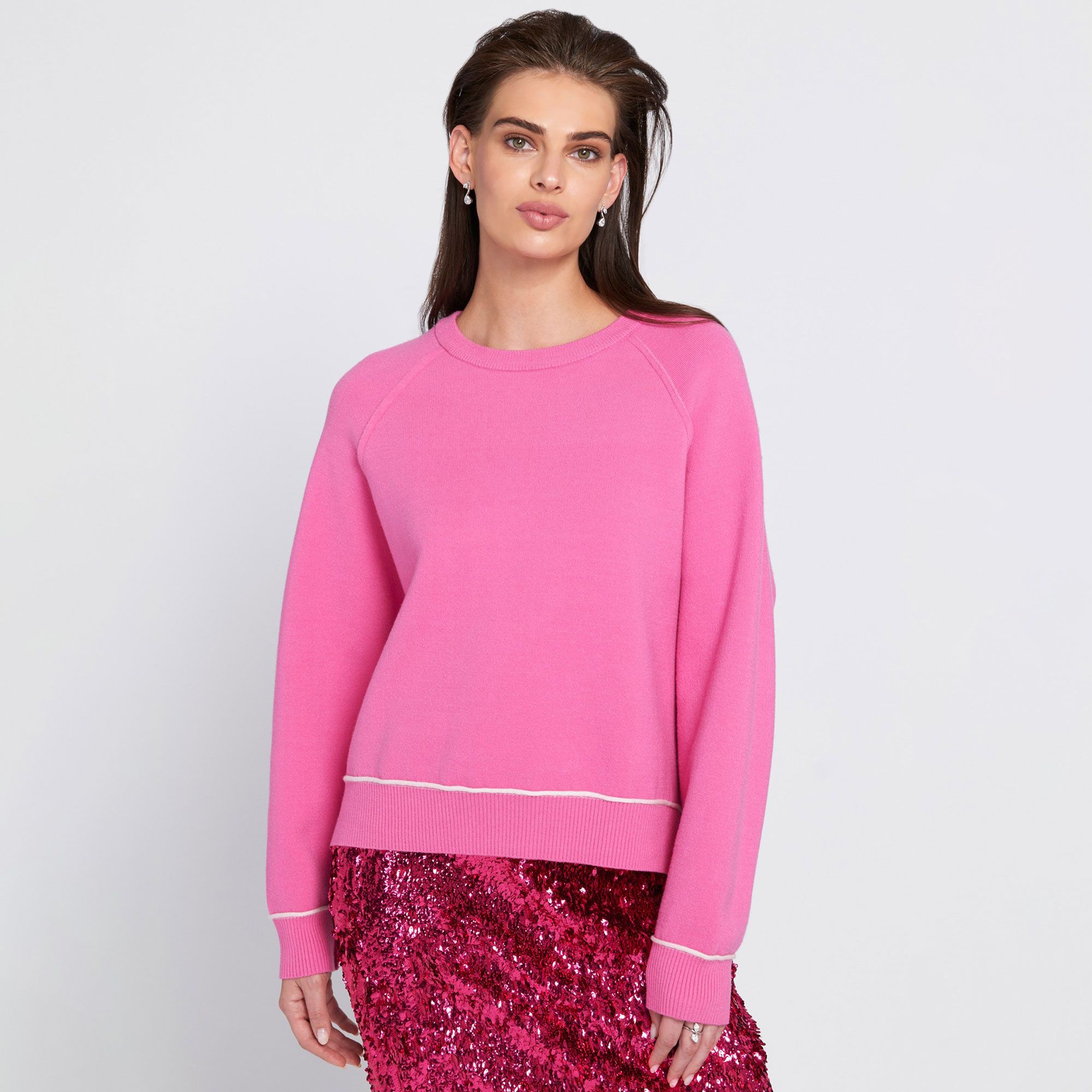 ELLE
Maglione girocollo
con cuciture