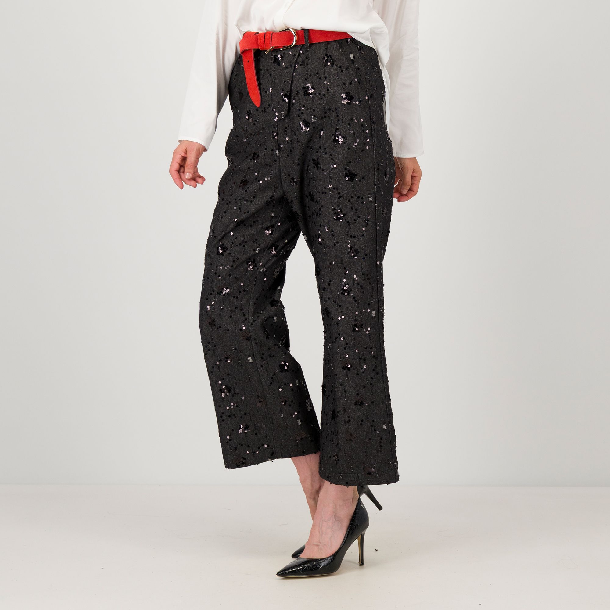 W.I.T.A.
Jeans regular
con elastico
e paillettes