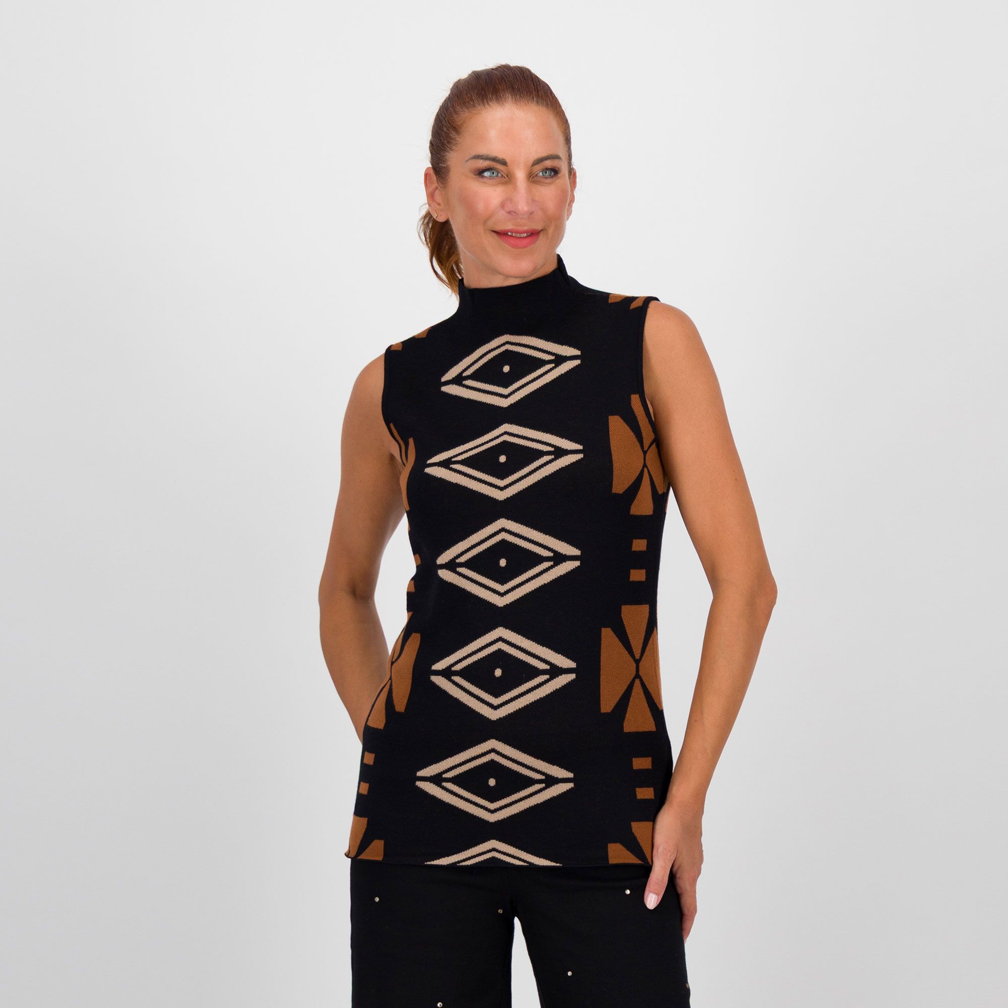 Nina Leonard
Top smanicato