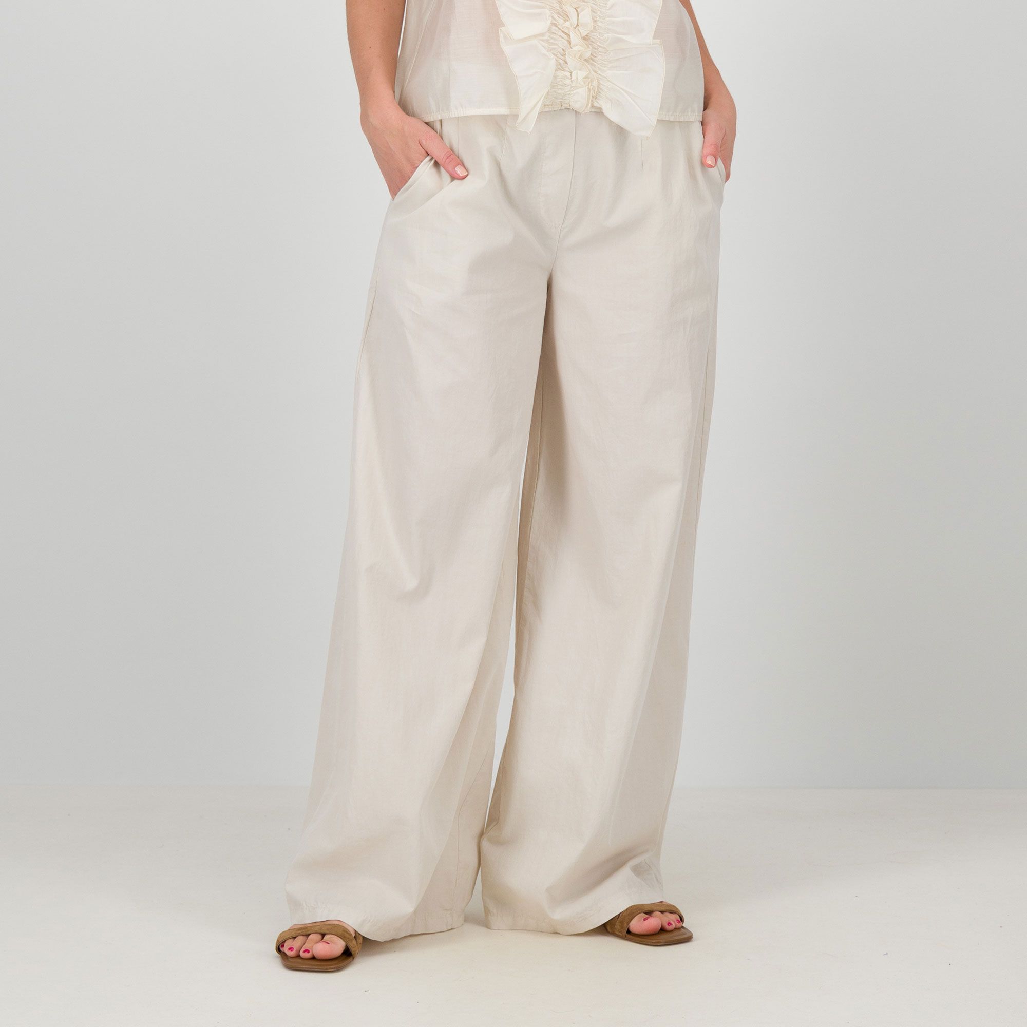Mood Atelier
Pantaloni ampi 
in cotone
con elastico e pinces