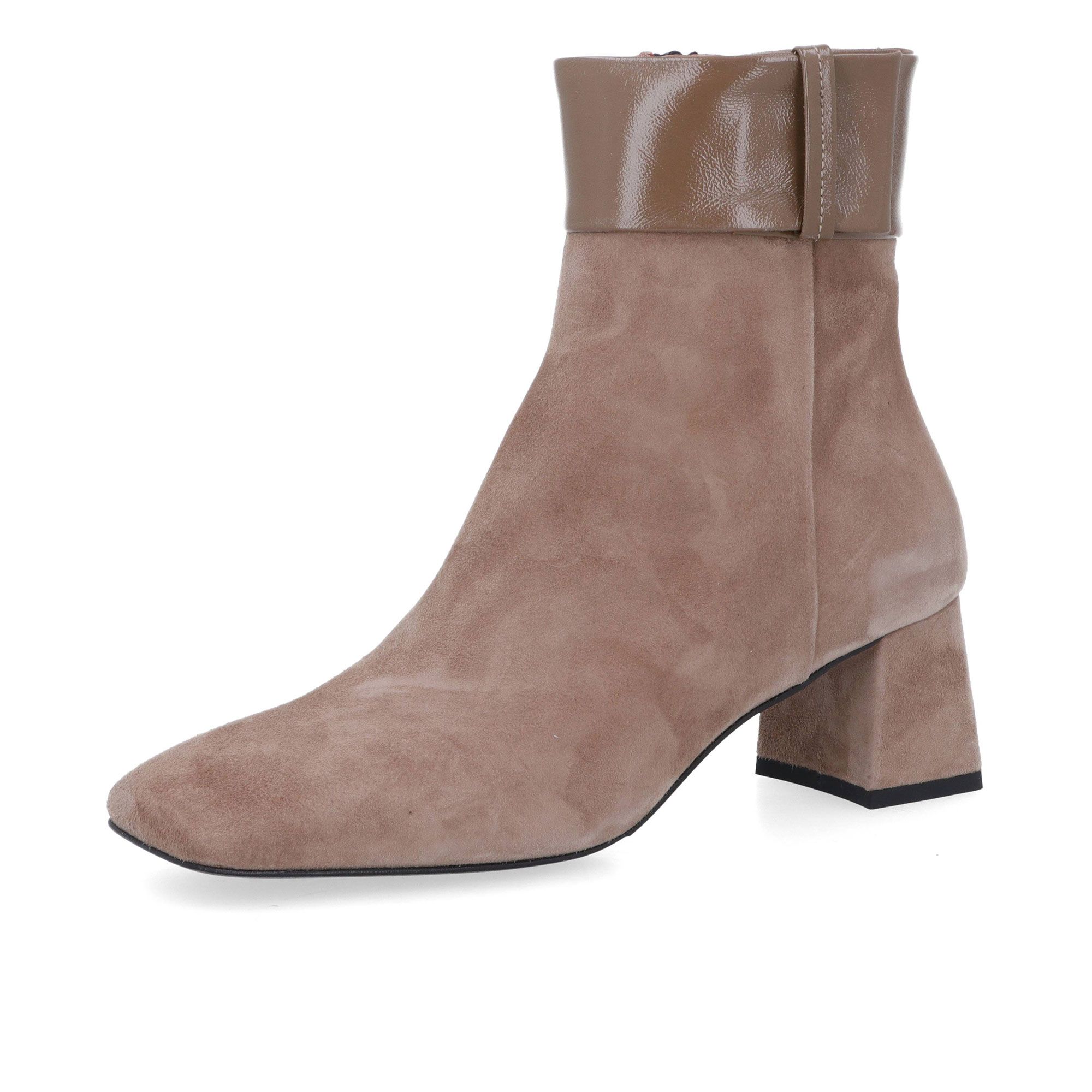 Galieti
Stivaletti in pelle
con tacco squadrato
5,5cm